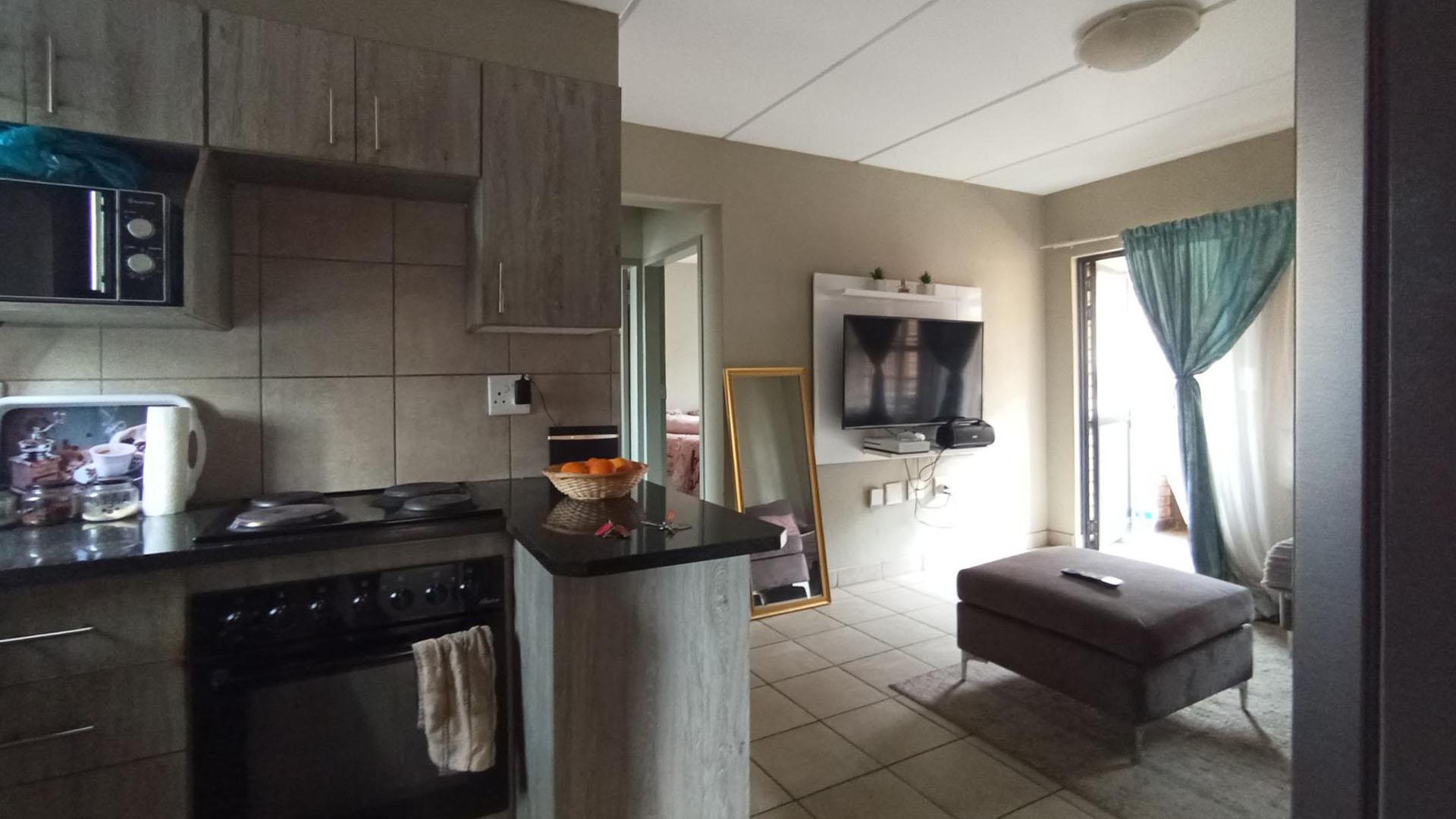 Kitchen - 7 square meters of property in Montana Tuine