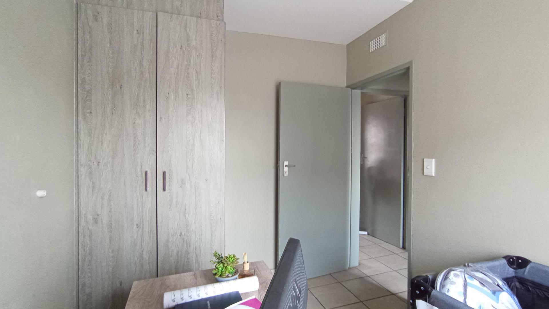 Bed Room 2 - 9 square meters of property in Montana Tuine