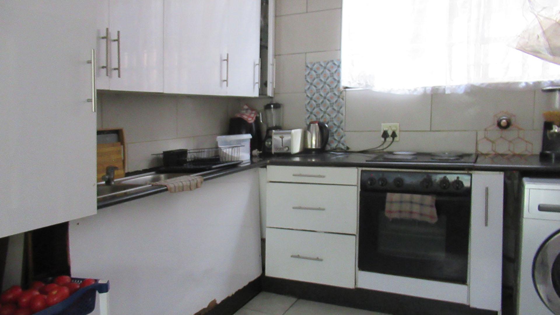 Kitchen - 9 square meters of property in Blackheath - JHB