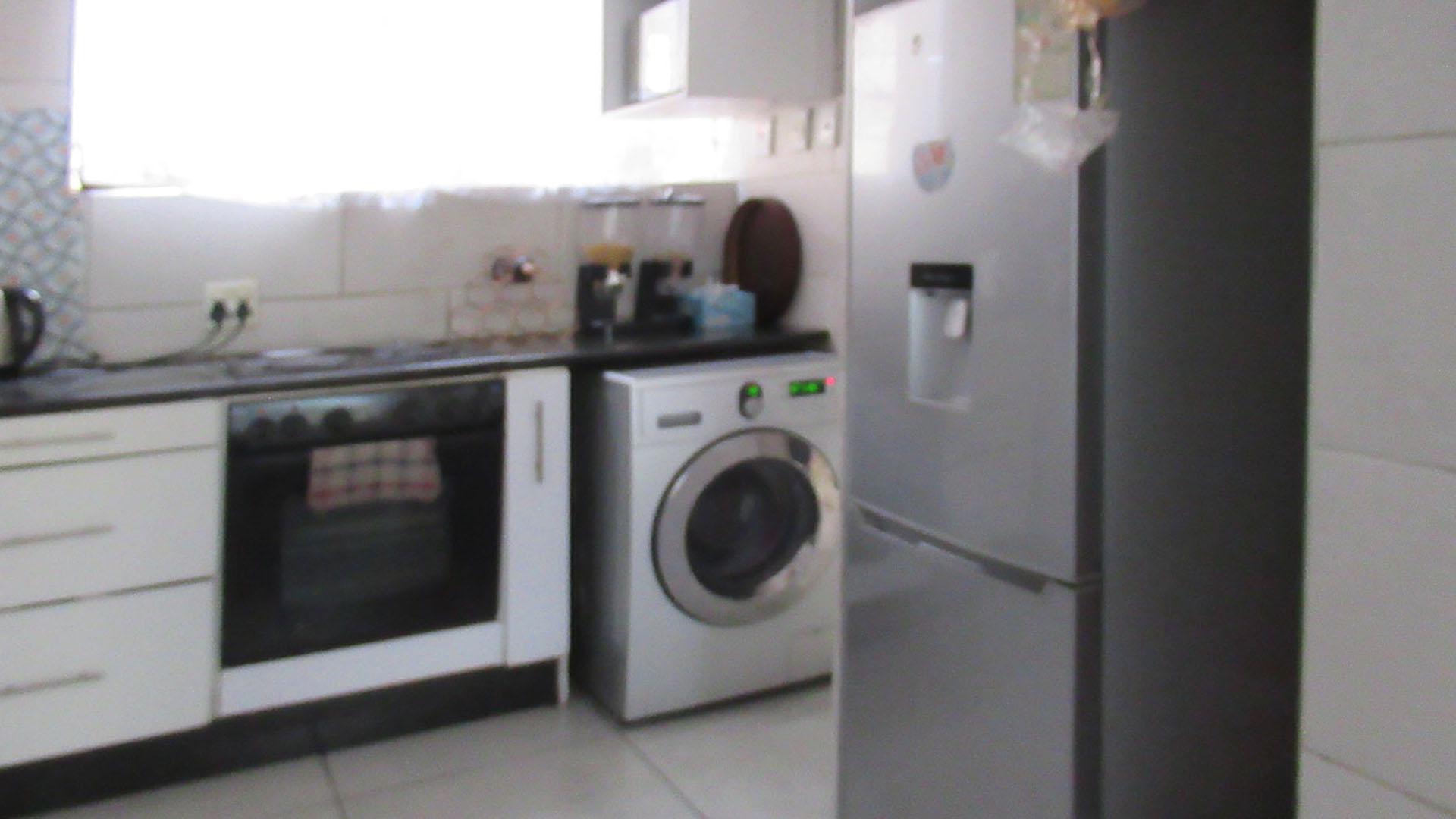Kitchen - 9 square meters of property in Blackheath - JHB