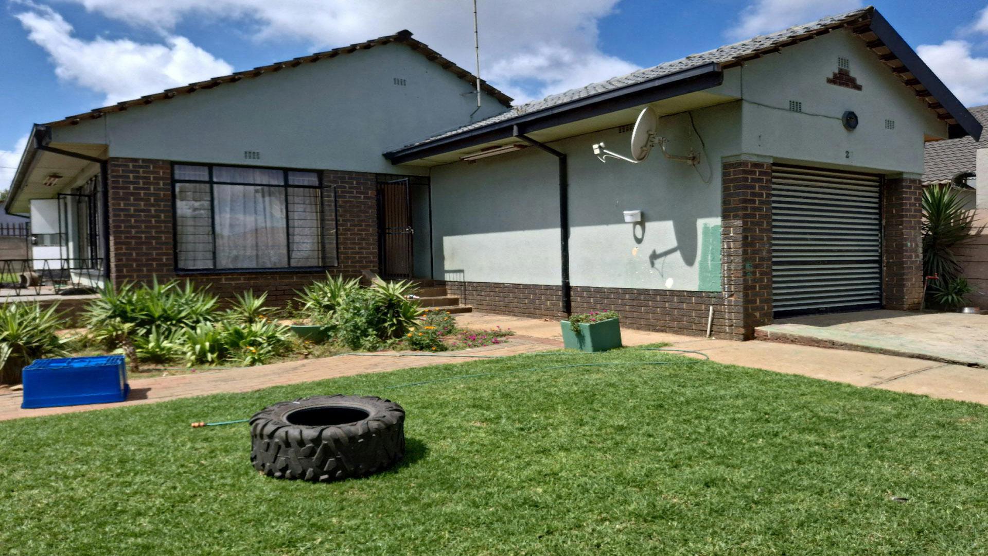 Garage of property in Roodepoort