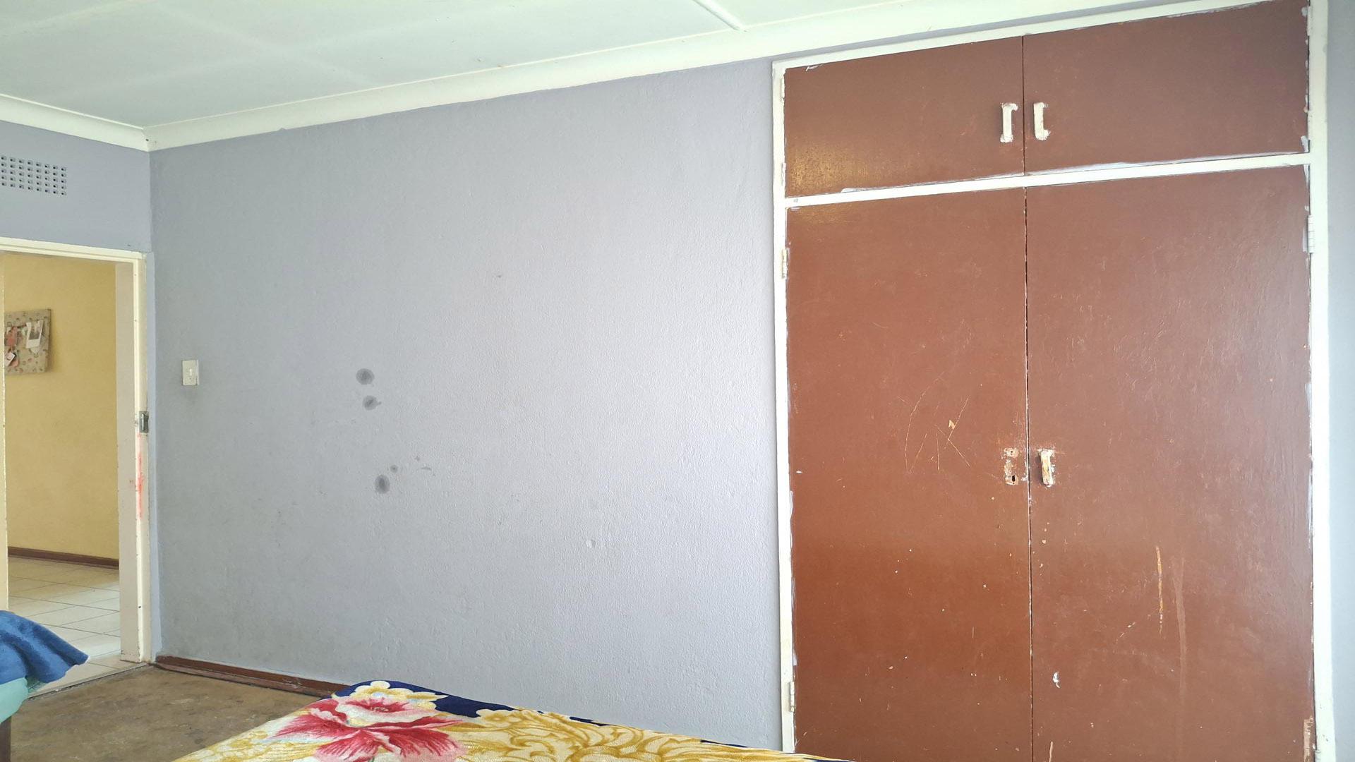 Bed Room 3 of property in Roodepoort