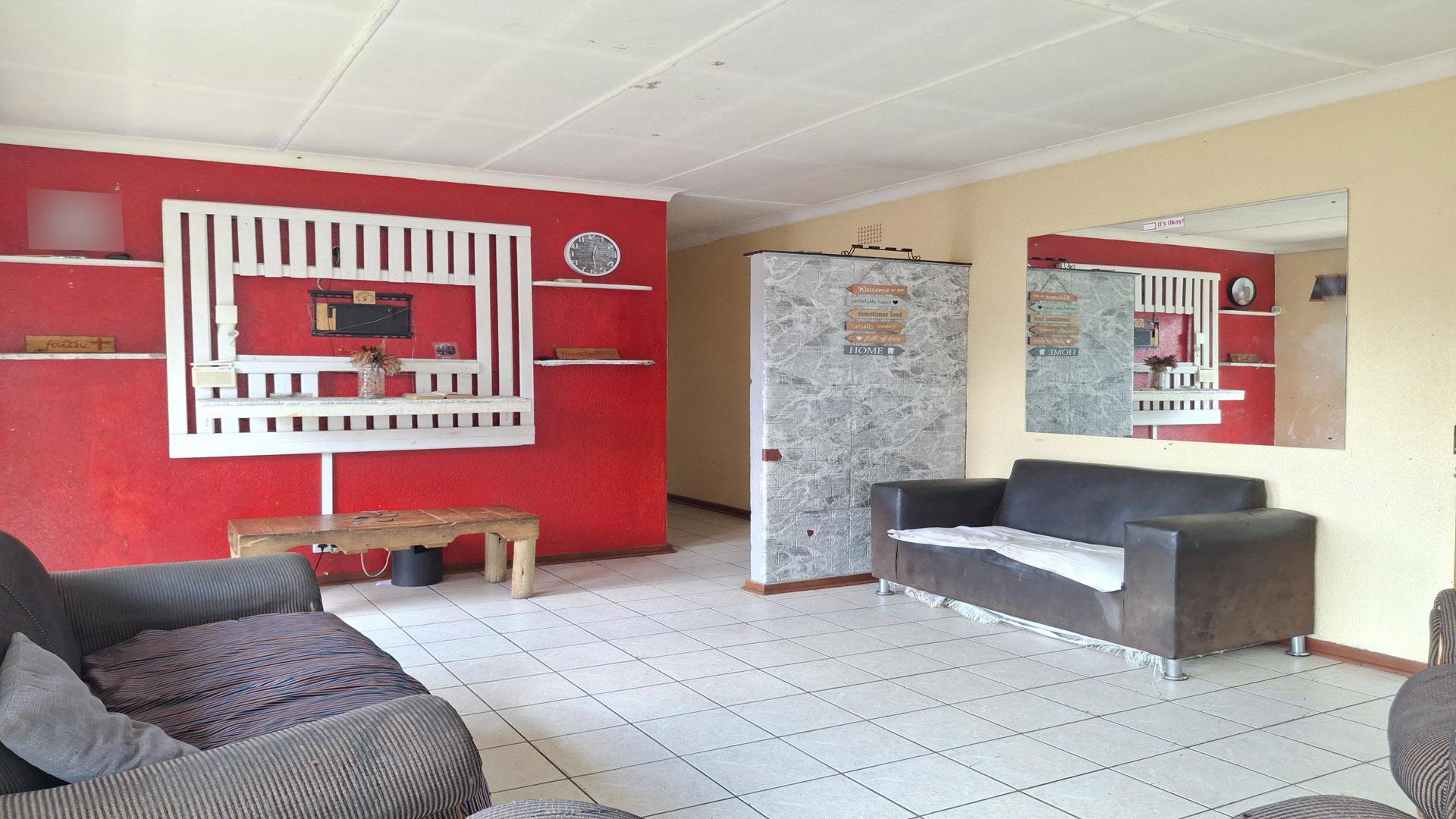 Lounges of property in Roodepoort