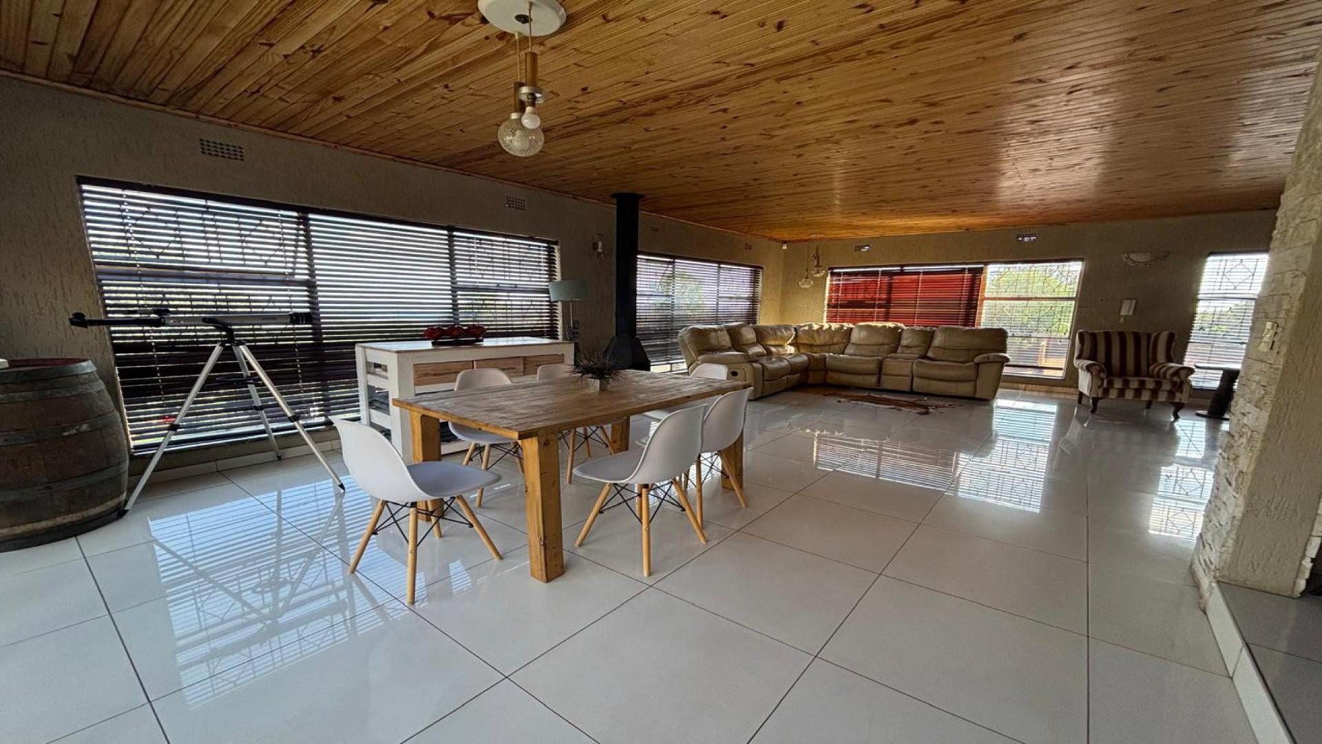 Dining Room of property in Glenvista