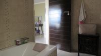 Bathroom 1 - 7 square meters of property in Glenvista