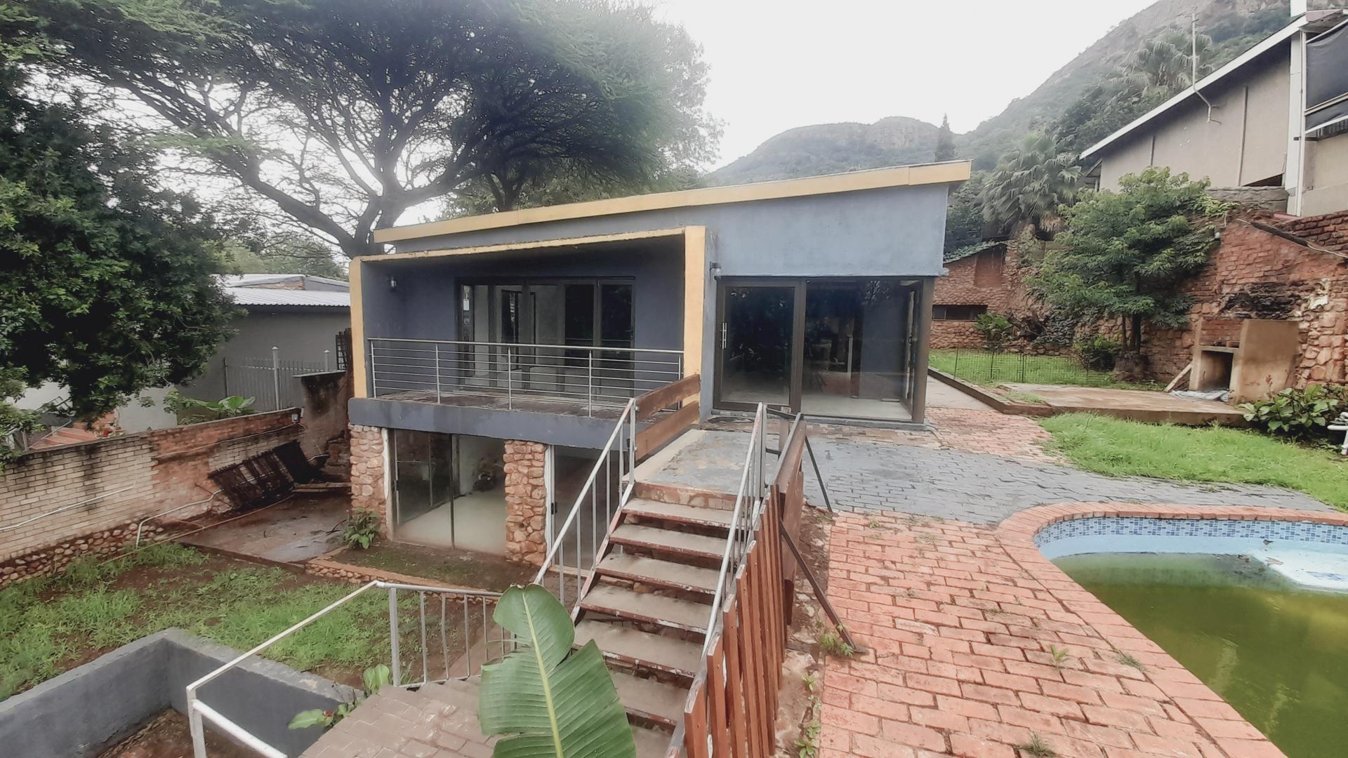 Front View of property in Kosmos