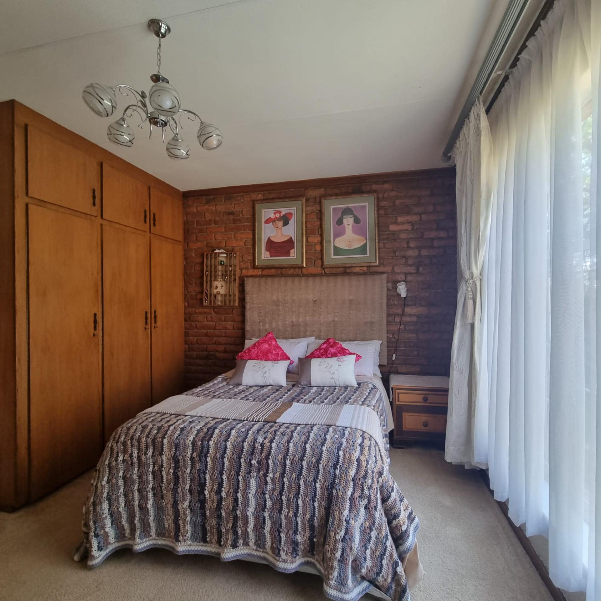  of property in Bendor