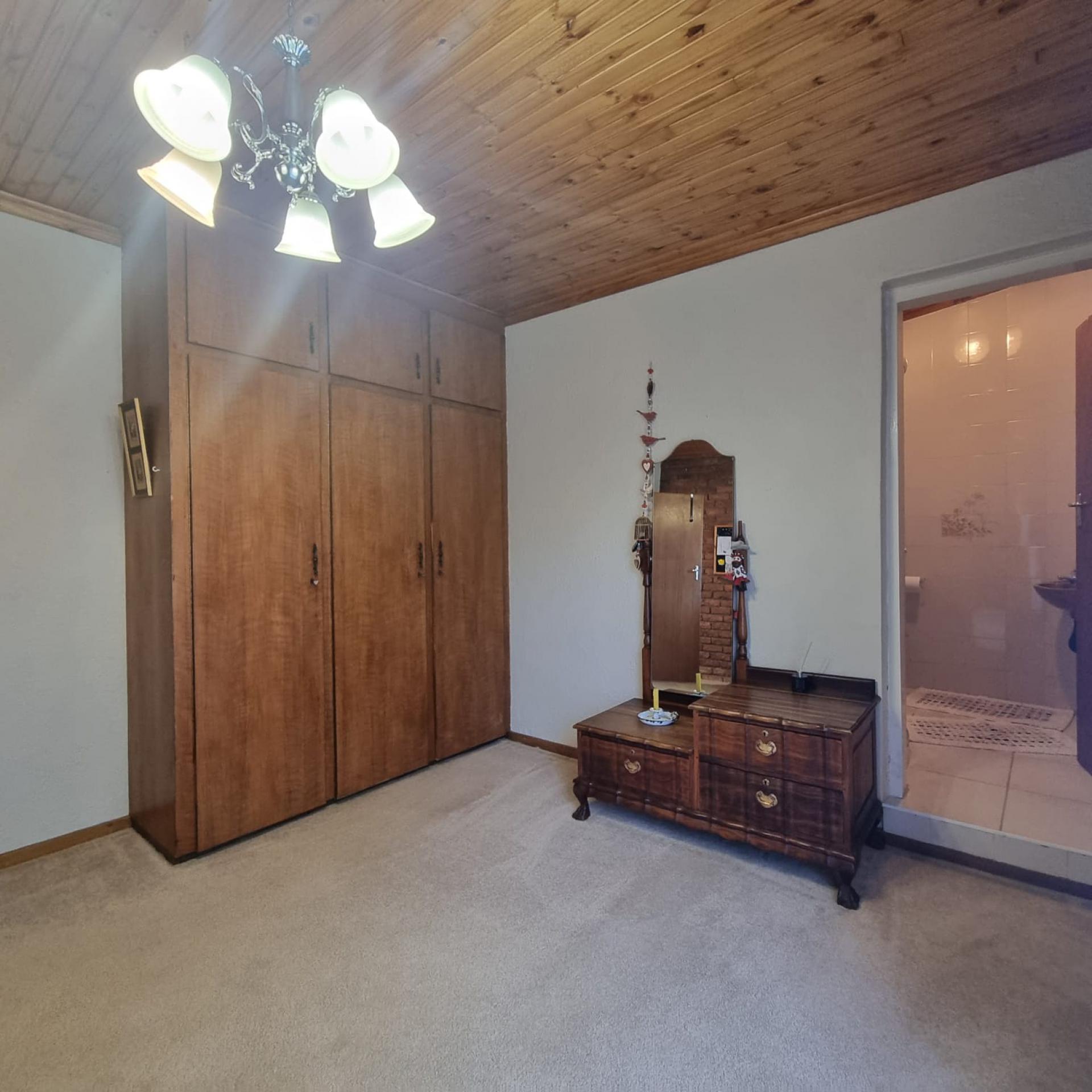  of property in Bendor