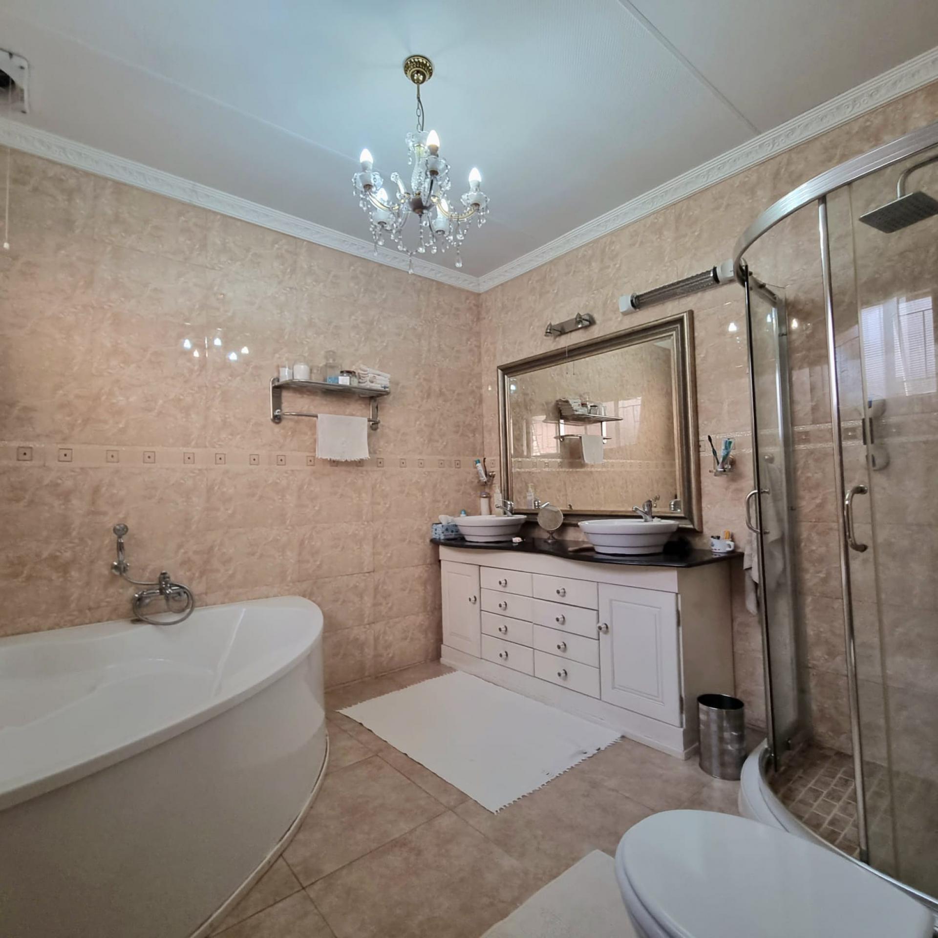  of property in Bendor