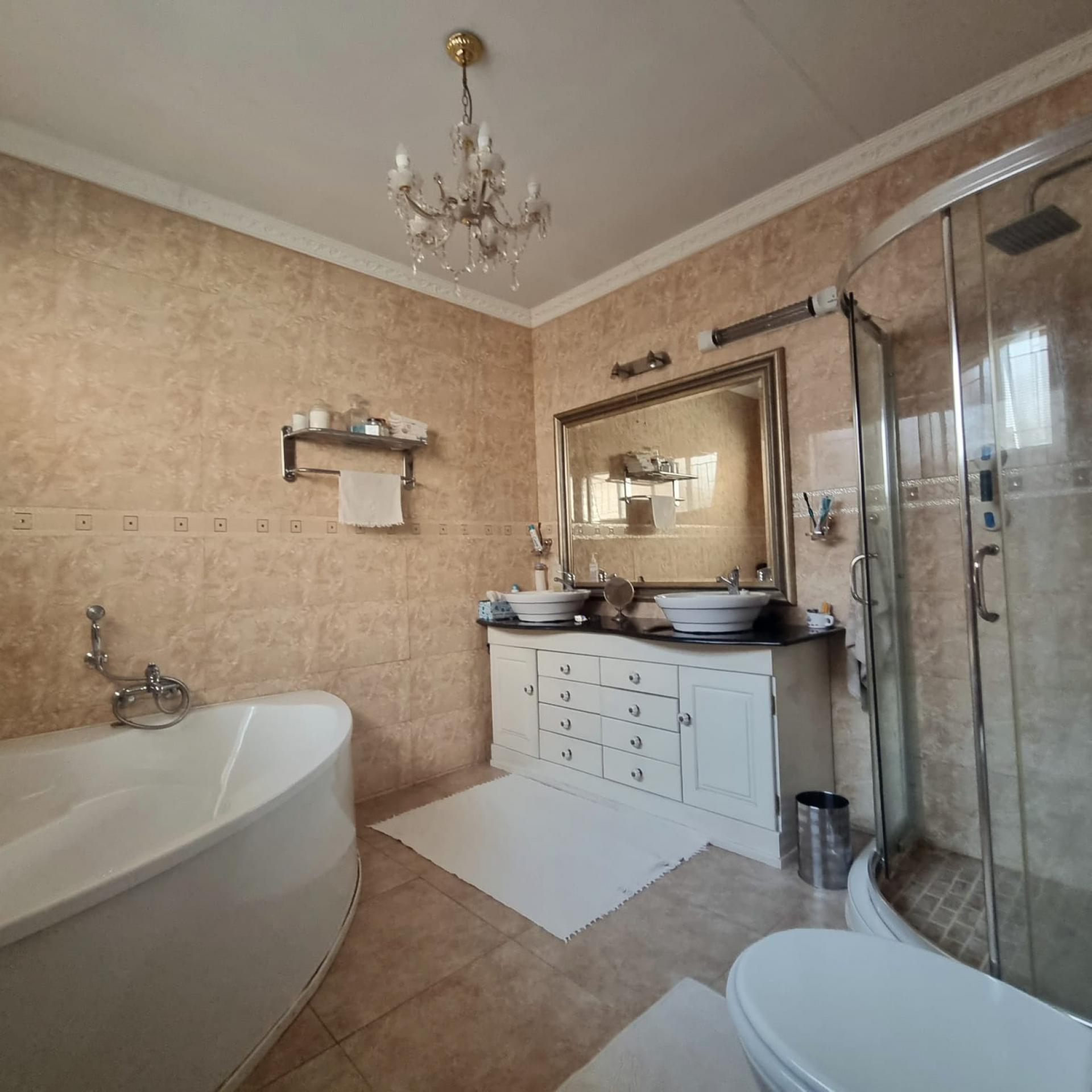  of property in Bendor