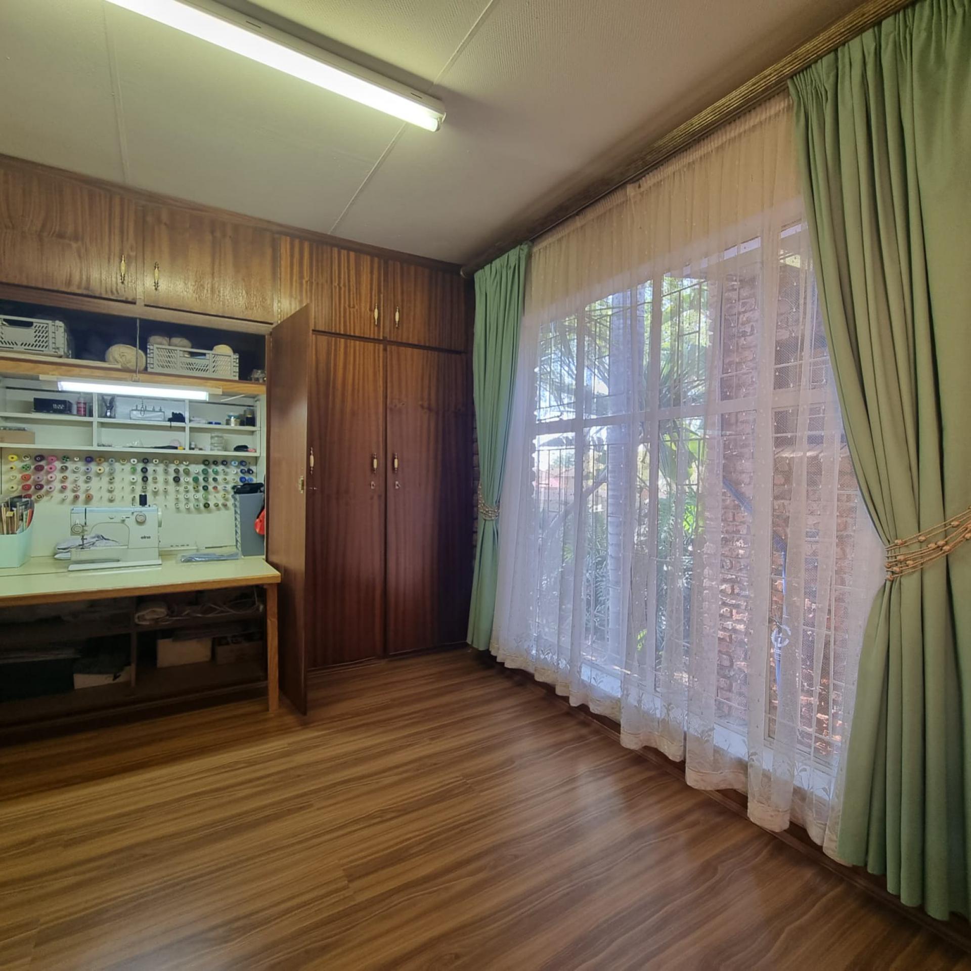  of property in Bendor