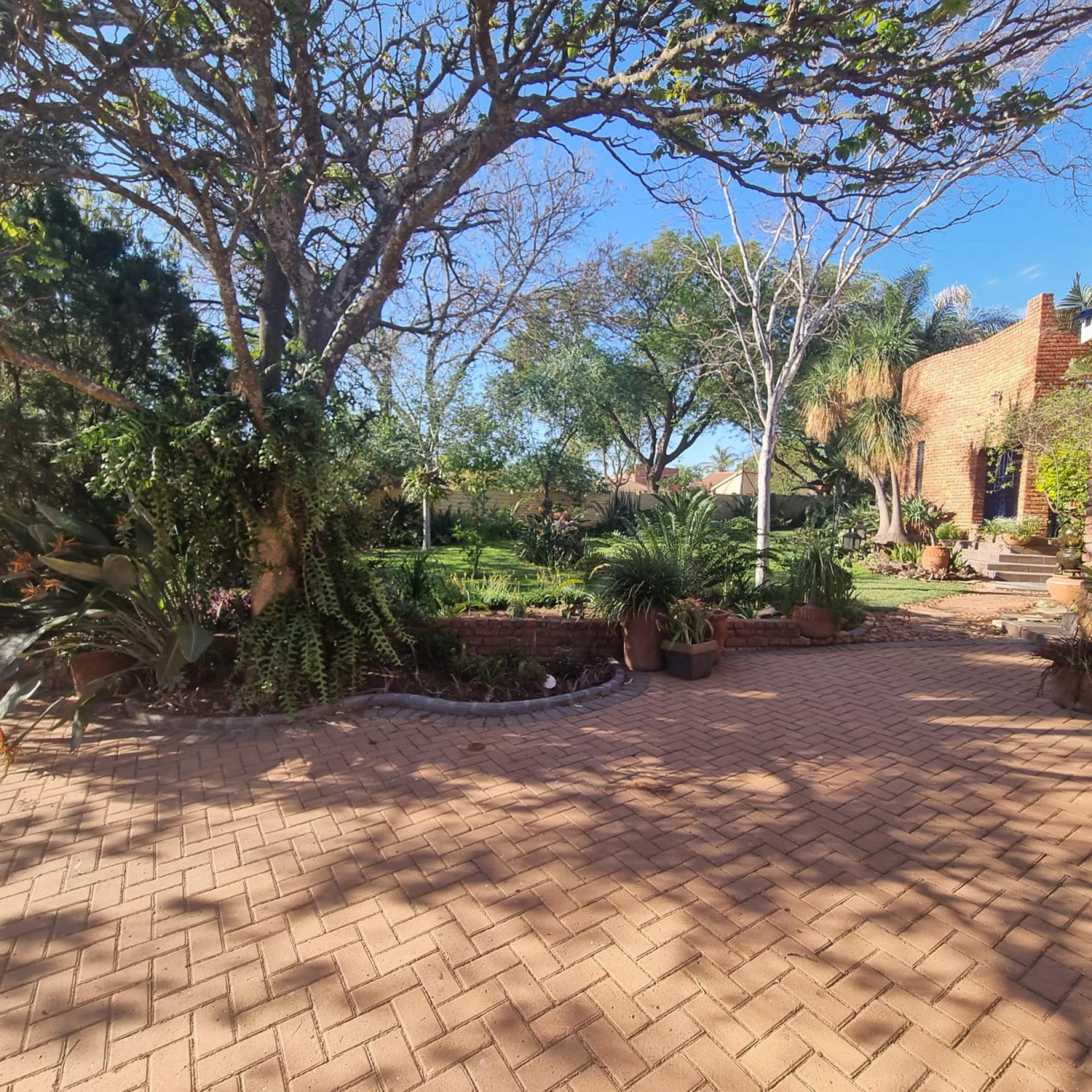  of property in Bendor