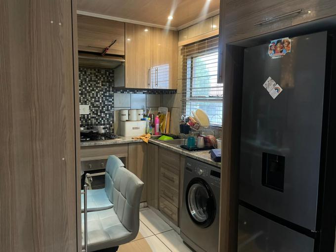 3 Bedroom Apartment for Sale and to Rent For Sale in Die Hoewes - MR699068