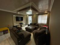  of property in Die Hoewes