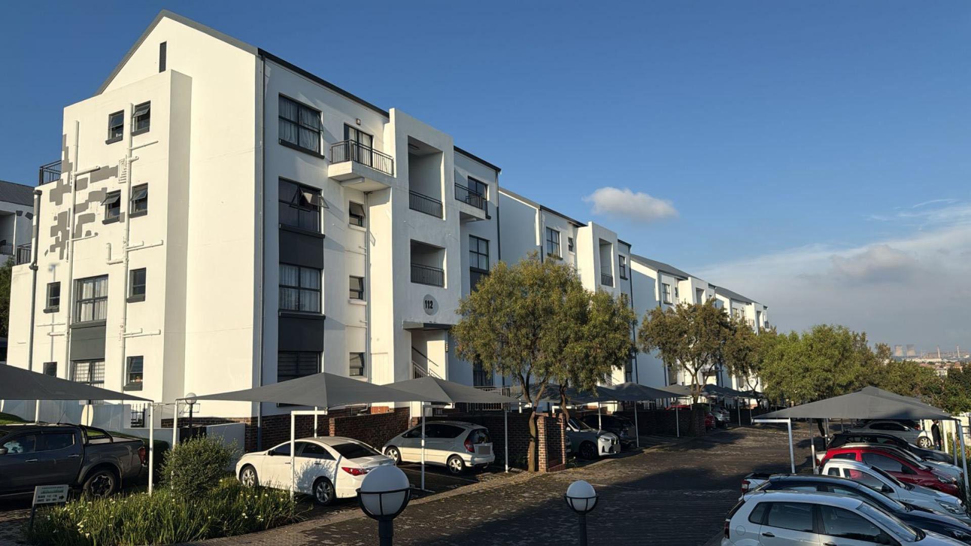 Front View of property in Greenstone Hill