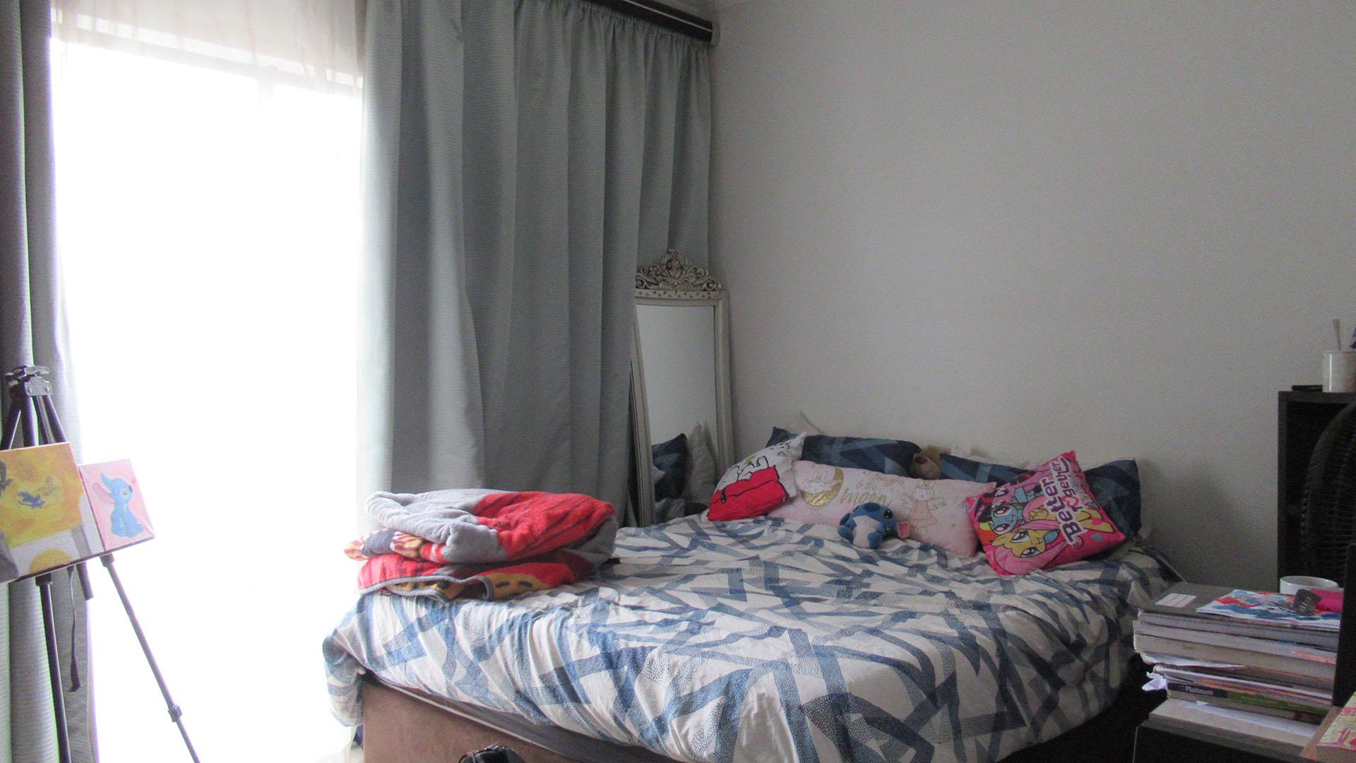 Bed Room 1 - 13 square meters of property in Greenstone Hill