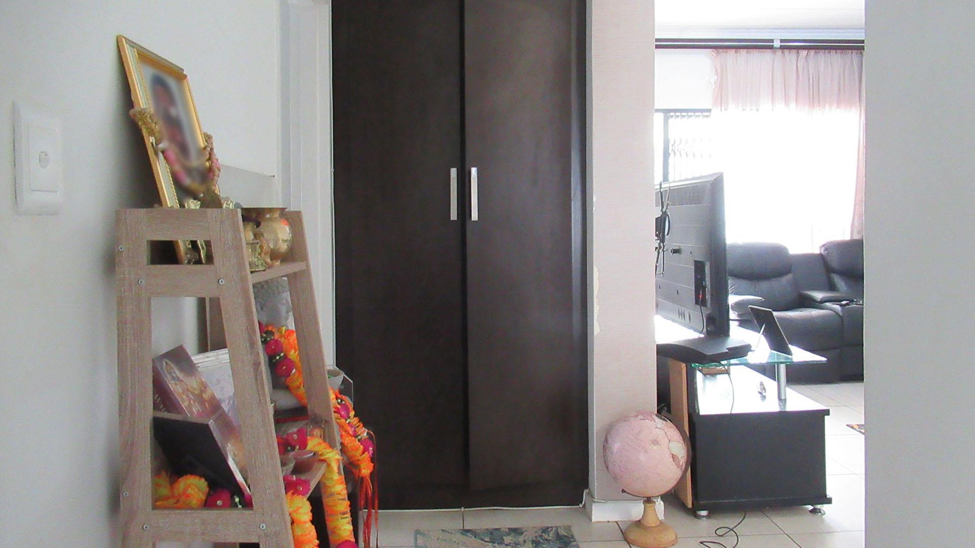 Spaces - 6 square meters of property in Greenstone Hill