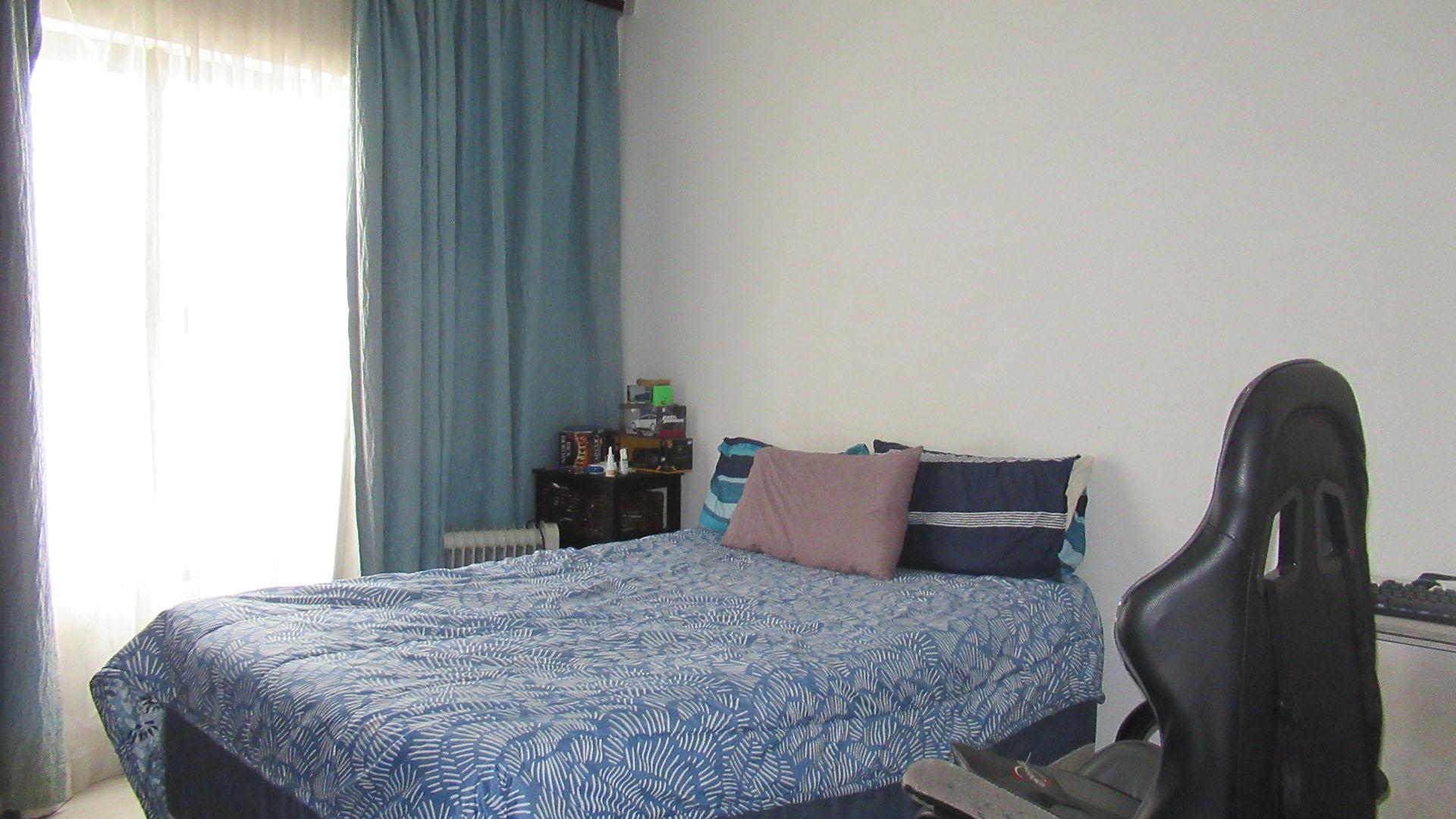 Bed Room 2 - 11 square meters of property in Greenstone Hill