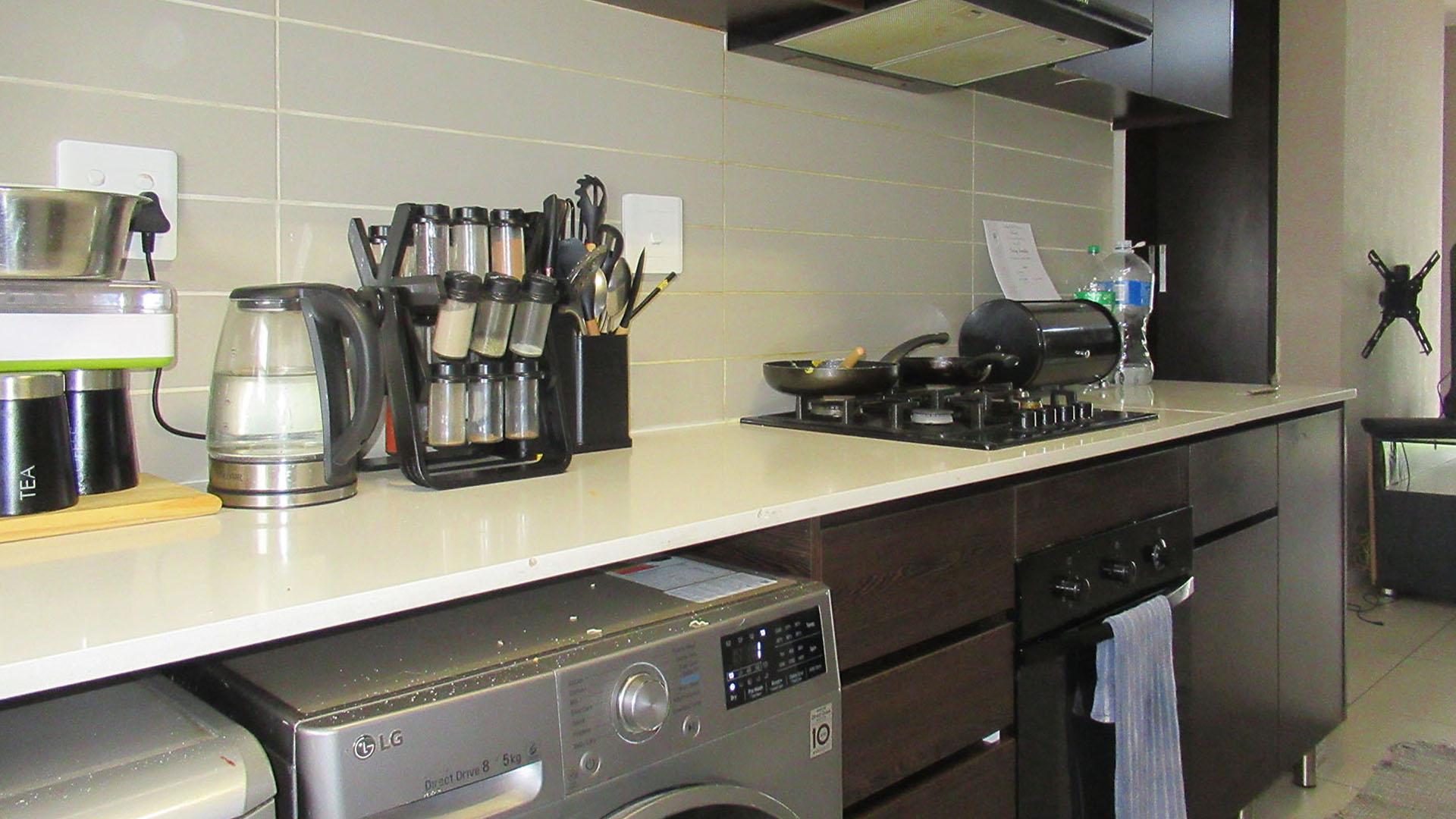 Kitchen - 10 square meters of property in Greenstone Hill