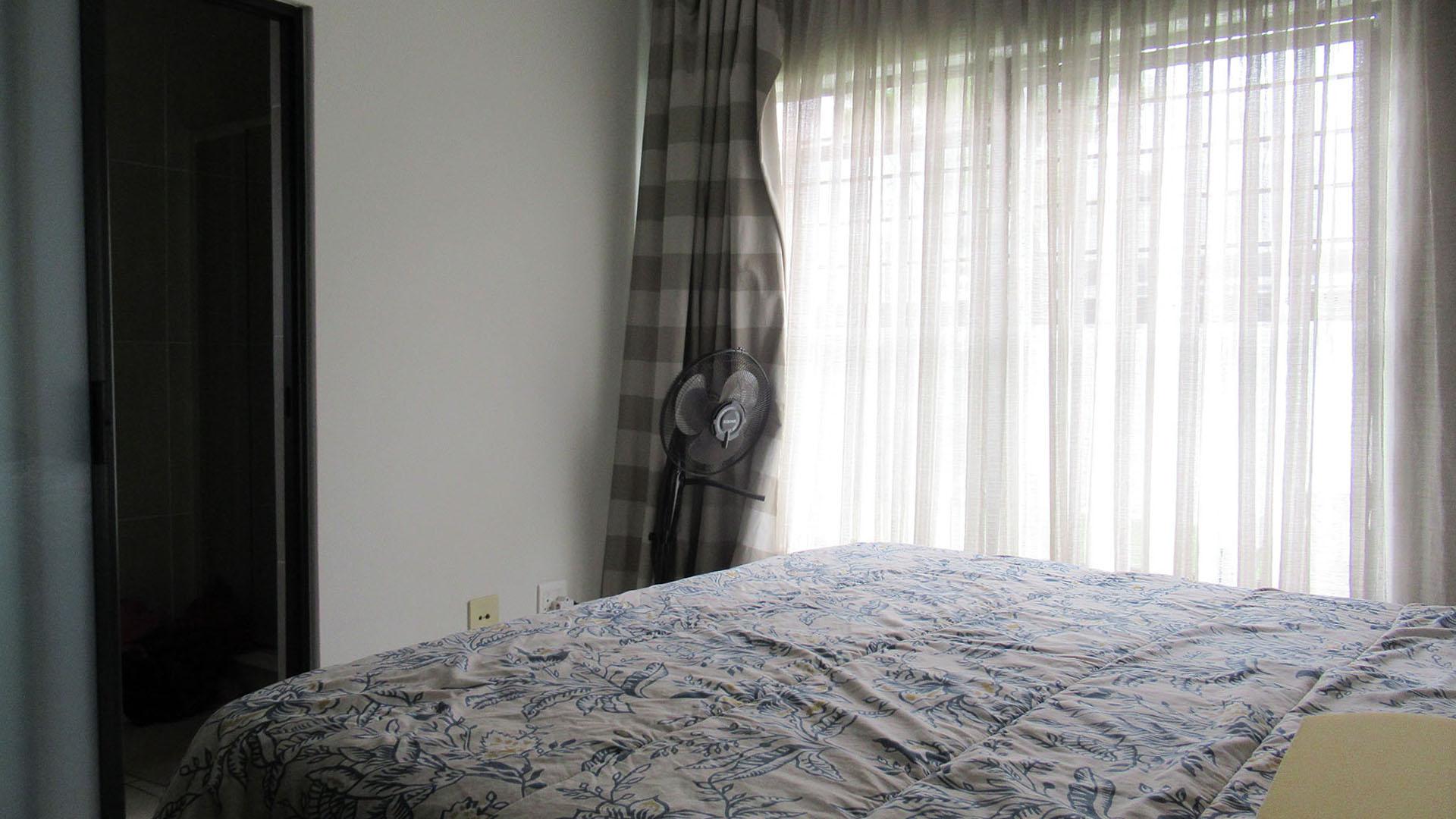 Main Bedroom - 12 square meters of property in Greenstone Hill