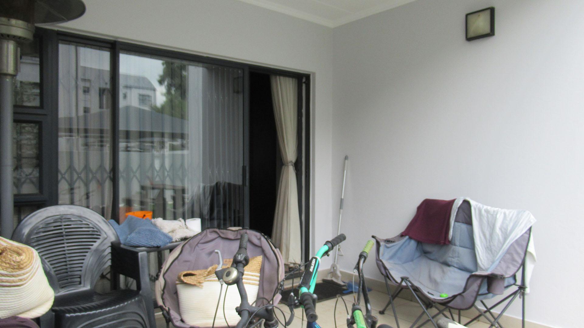 Patio - 13 square meters of property in Greenstone Hill