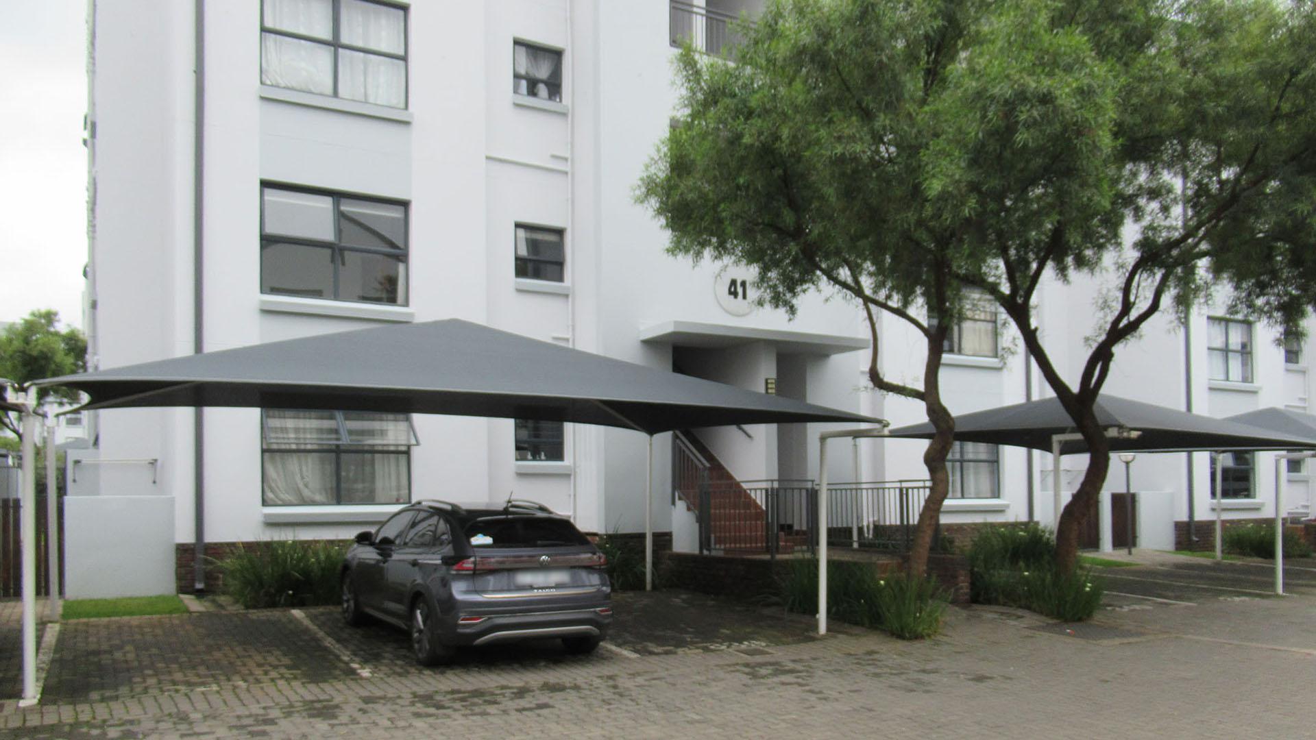 Spaces - 6 square meters of property in Greenstone Hill