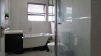 Bathroom 1 - 5 square meters of property in Greenstone Hill