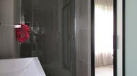 Main Bathroom - 7 square meters of property in Greenstone Hill