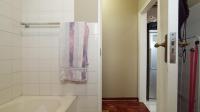 Bathroom 1 - 5 square meters of property in Queenswood