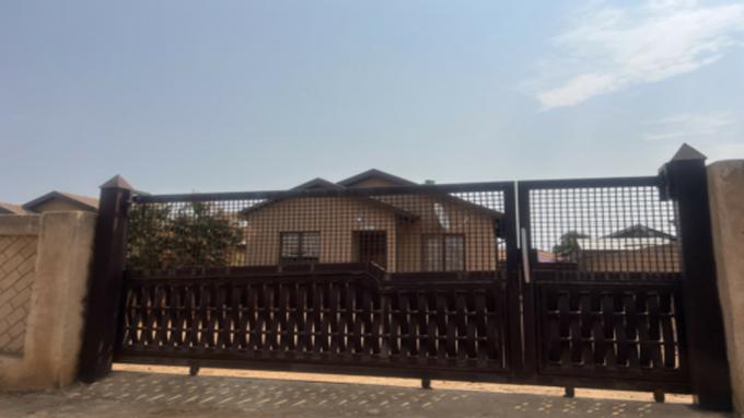 SA Home Loans Sale in Execution 2 Bedroom House for Sale in Soshanguve - MR699122