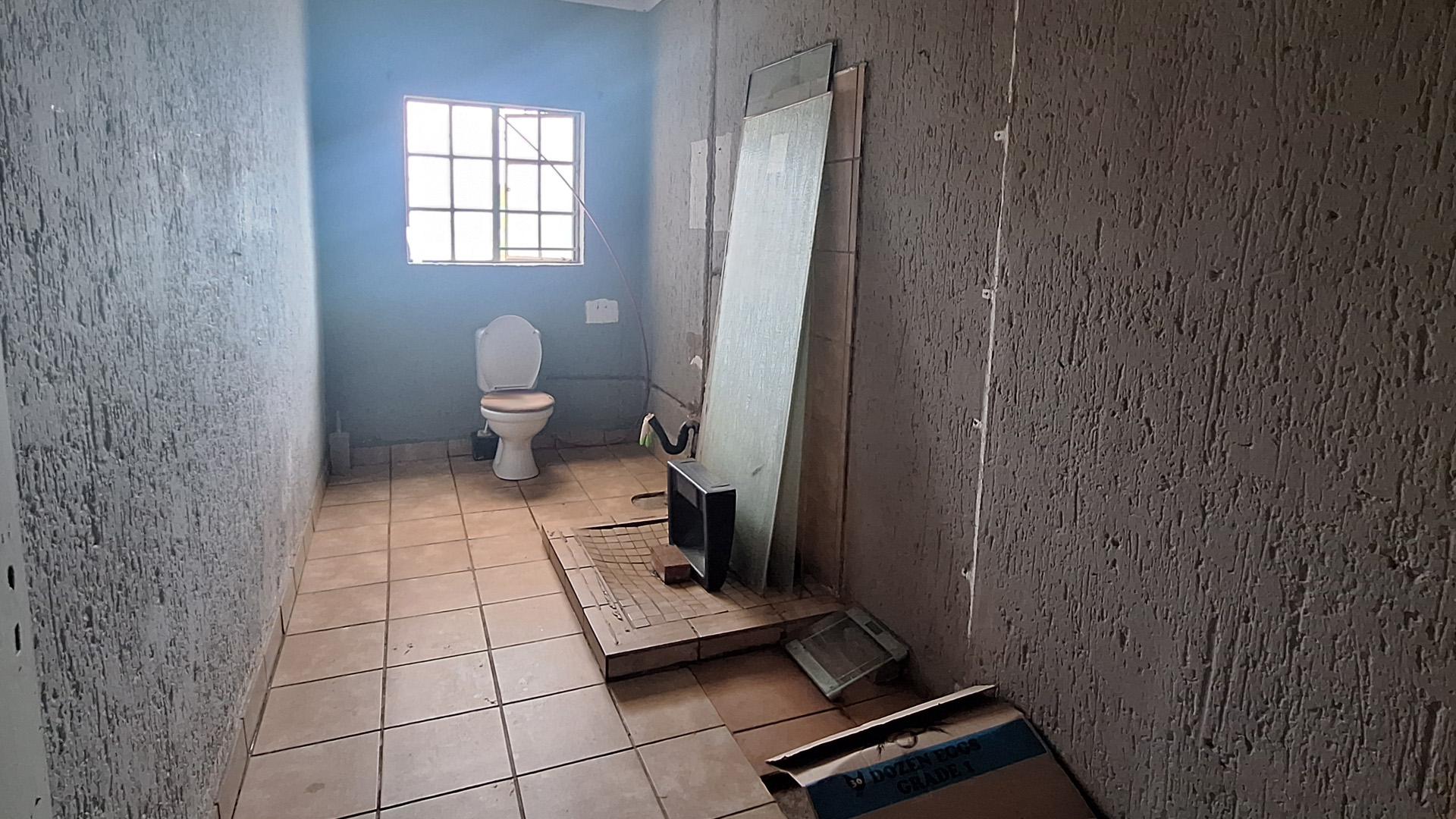 Bathroom 1 of property in Deneysville