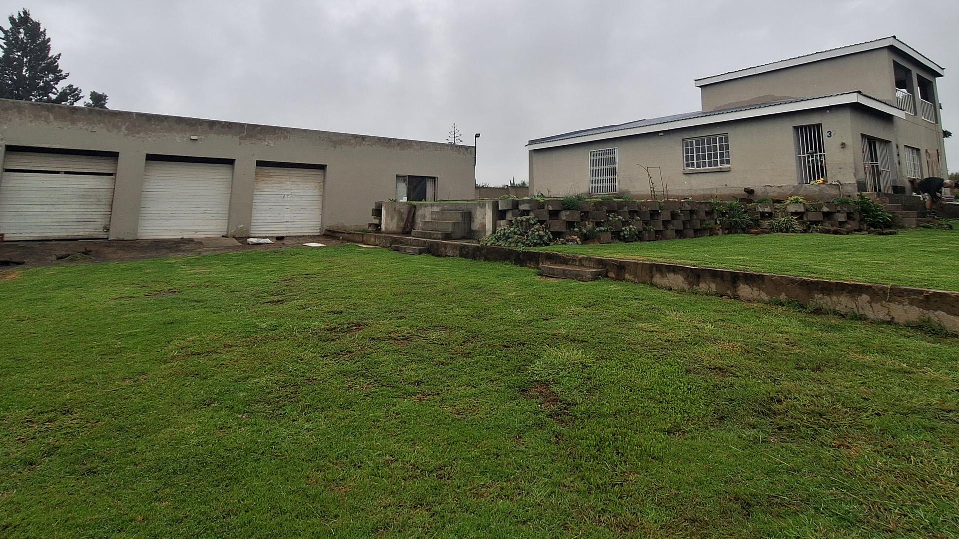 Garage of property in Deneysville