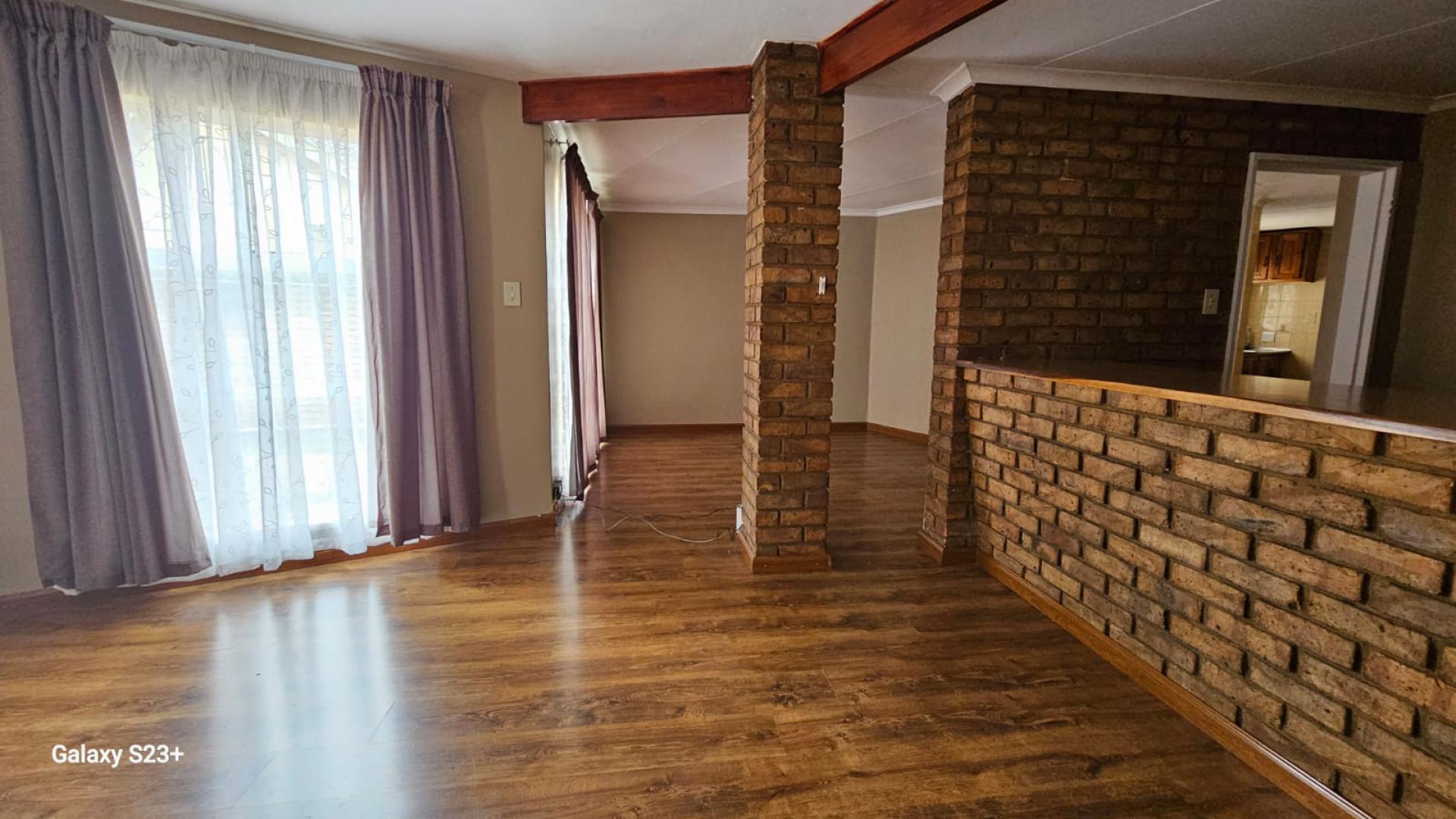 Lounges of property in Kilner park