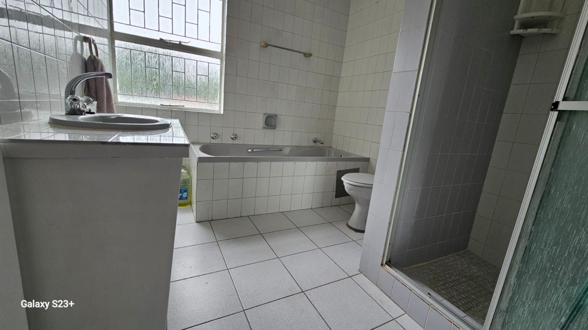 Bathroom 1 of property in Kilner park