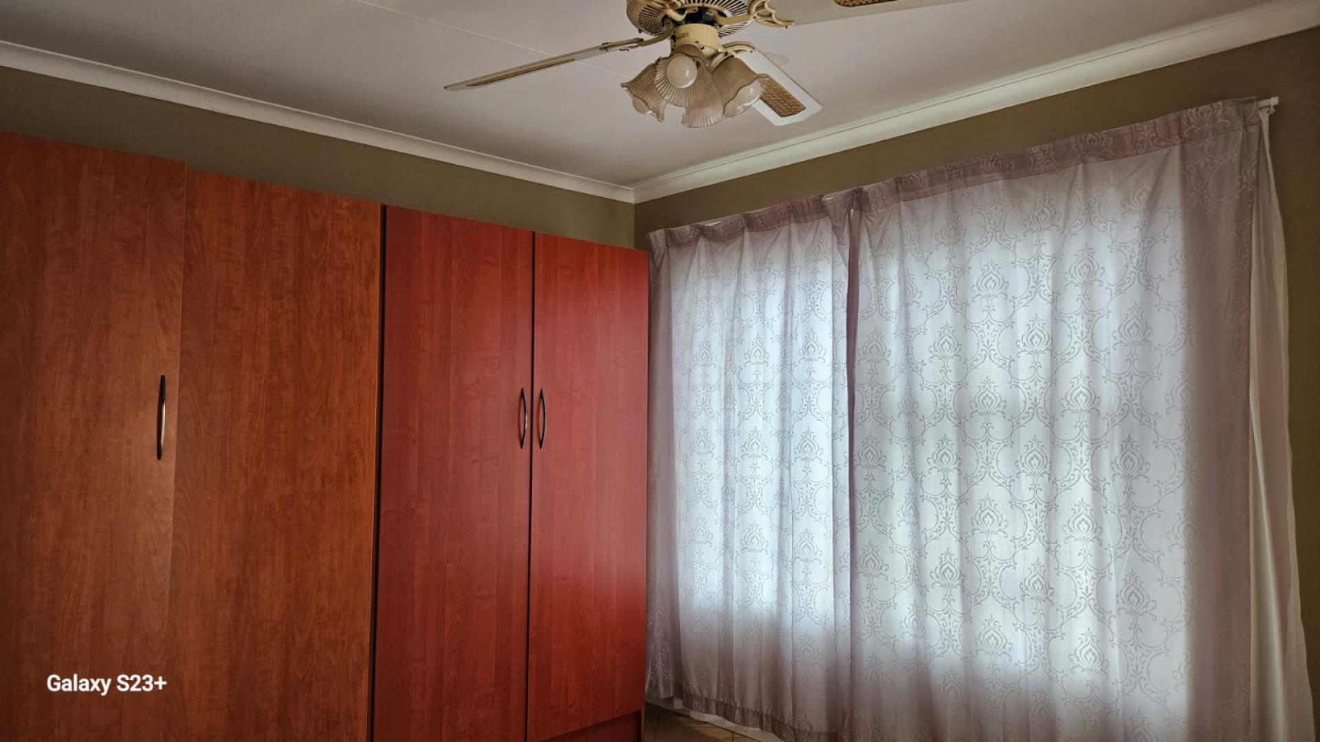 Bed Room 2 of property in Kilner park