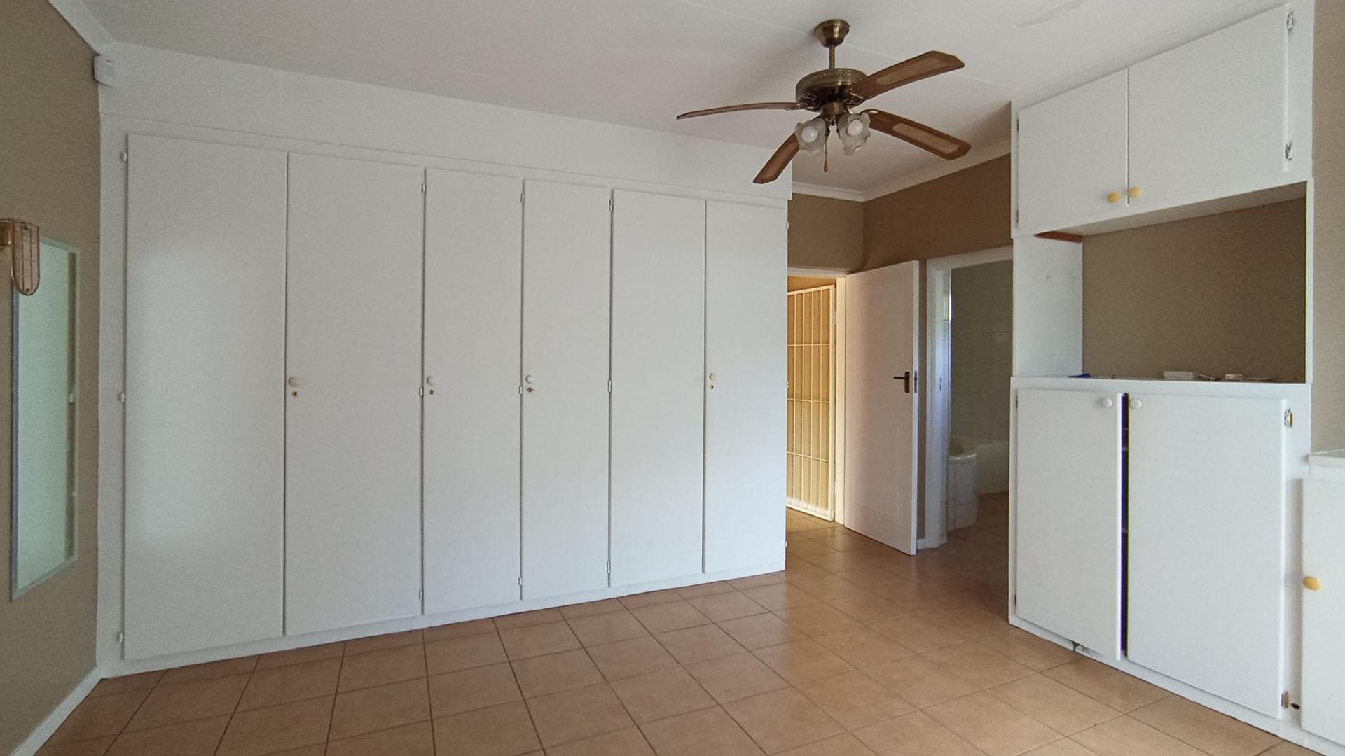 Main Bedroom - 22 square meters of property in Kilner park