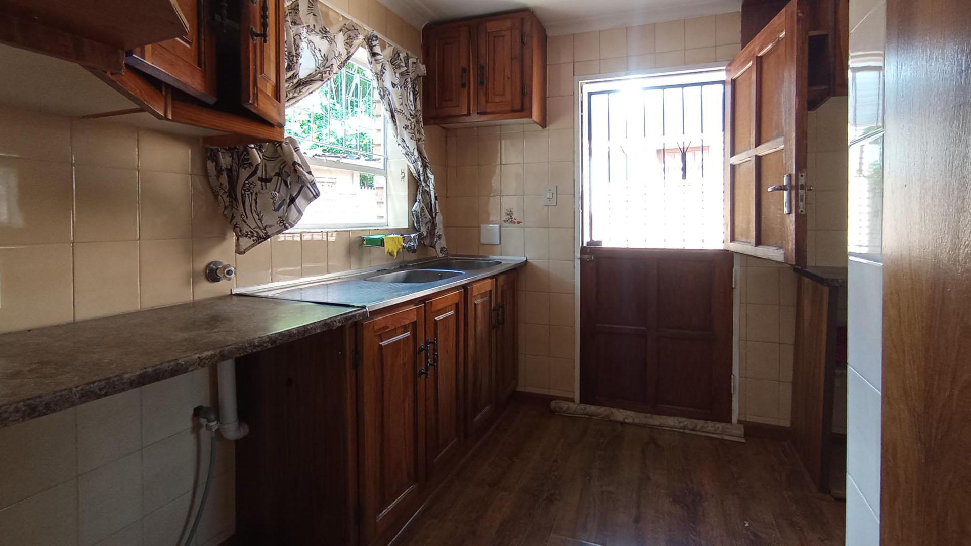 Scullery - 9 square meters of property in Kilner park