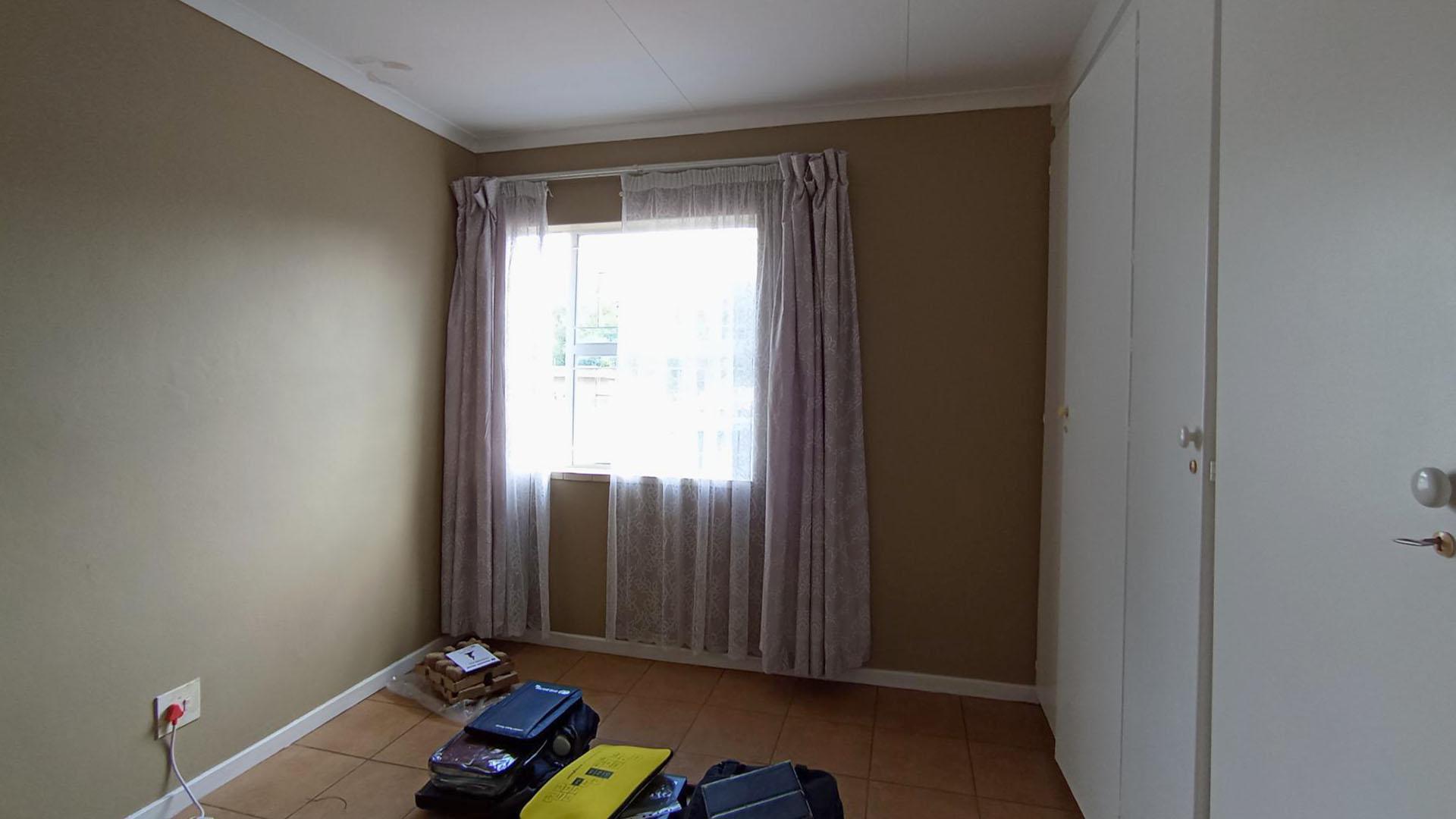 Bed Room 1 - 12 square meters of property in Kilner park