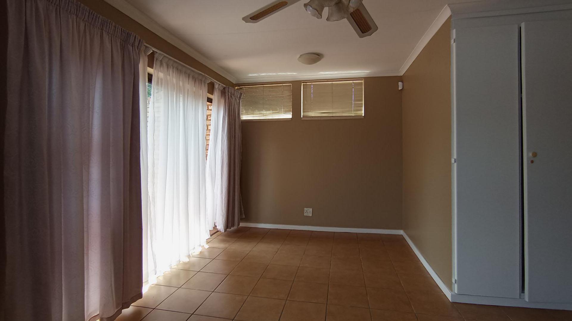 Bed Room 2 - 22 square meters of property in Kilner park