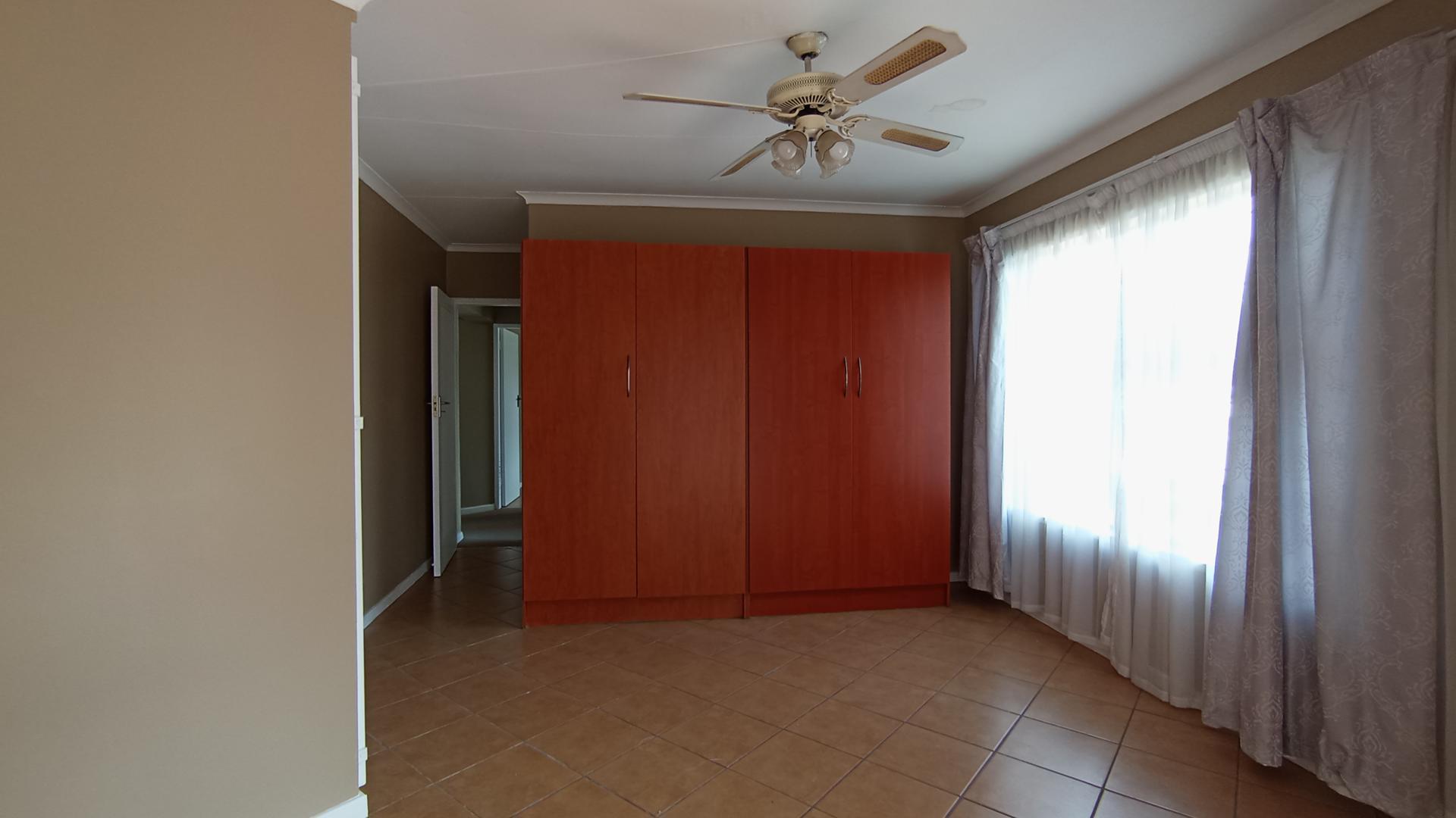 Bed Room 2 - 22 square meters of property in Kilner park