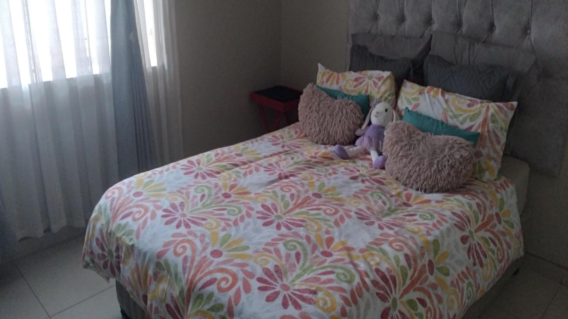 Bed Room 2 of property in Glen Park 