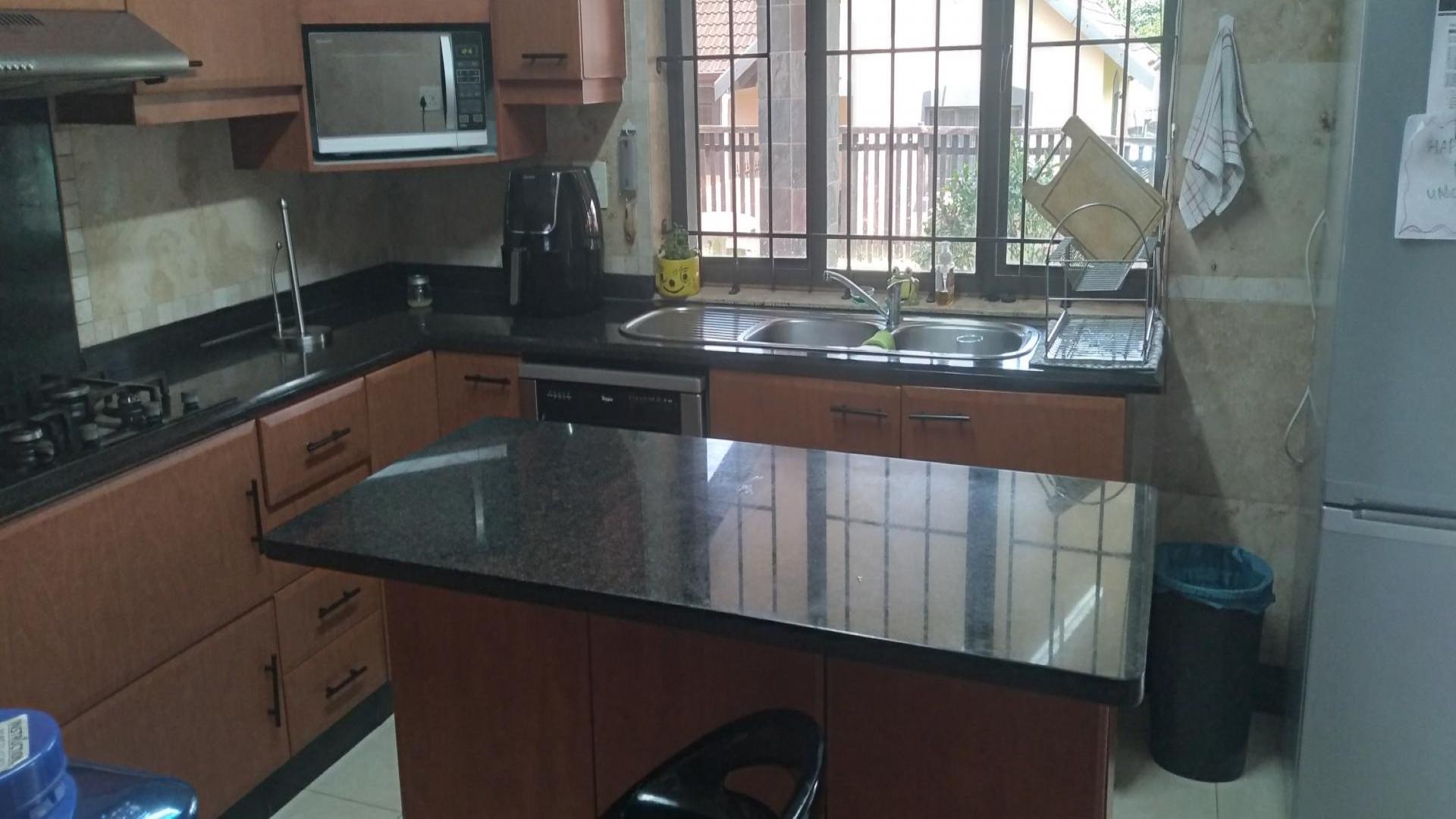 Kitchen of property in Glen Park 