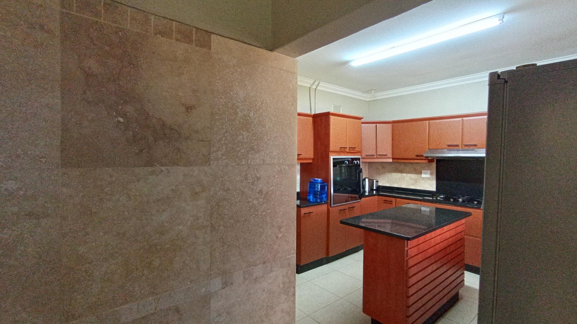 Spaces - 11 square meters of property in Glen Park 