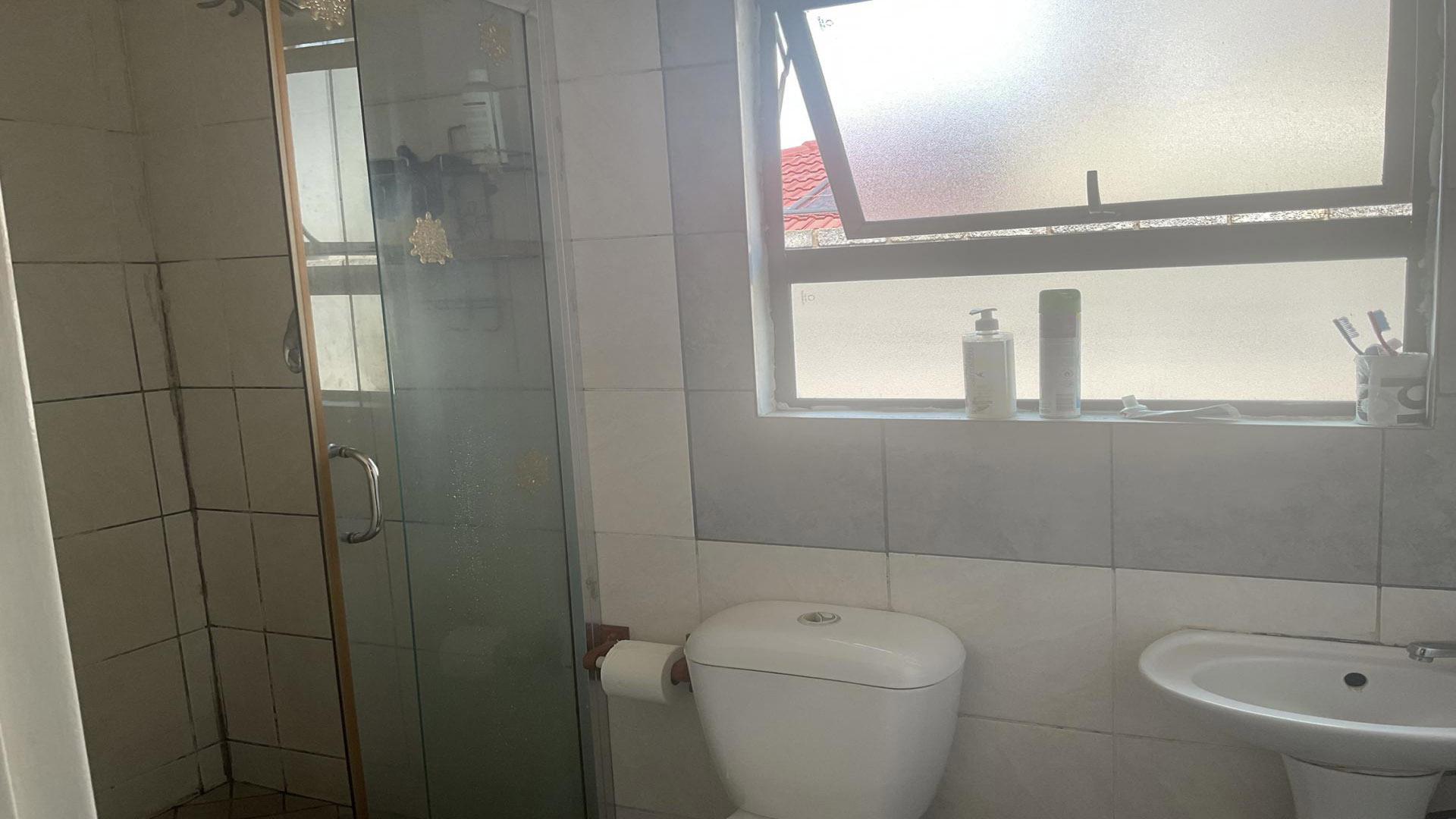 Bathroom 1 of property in Riverlea - JHB