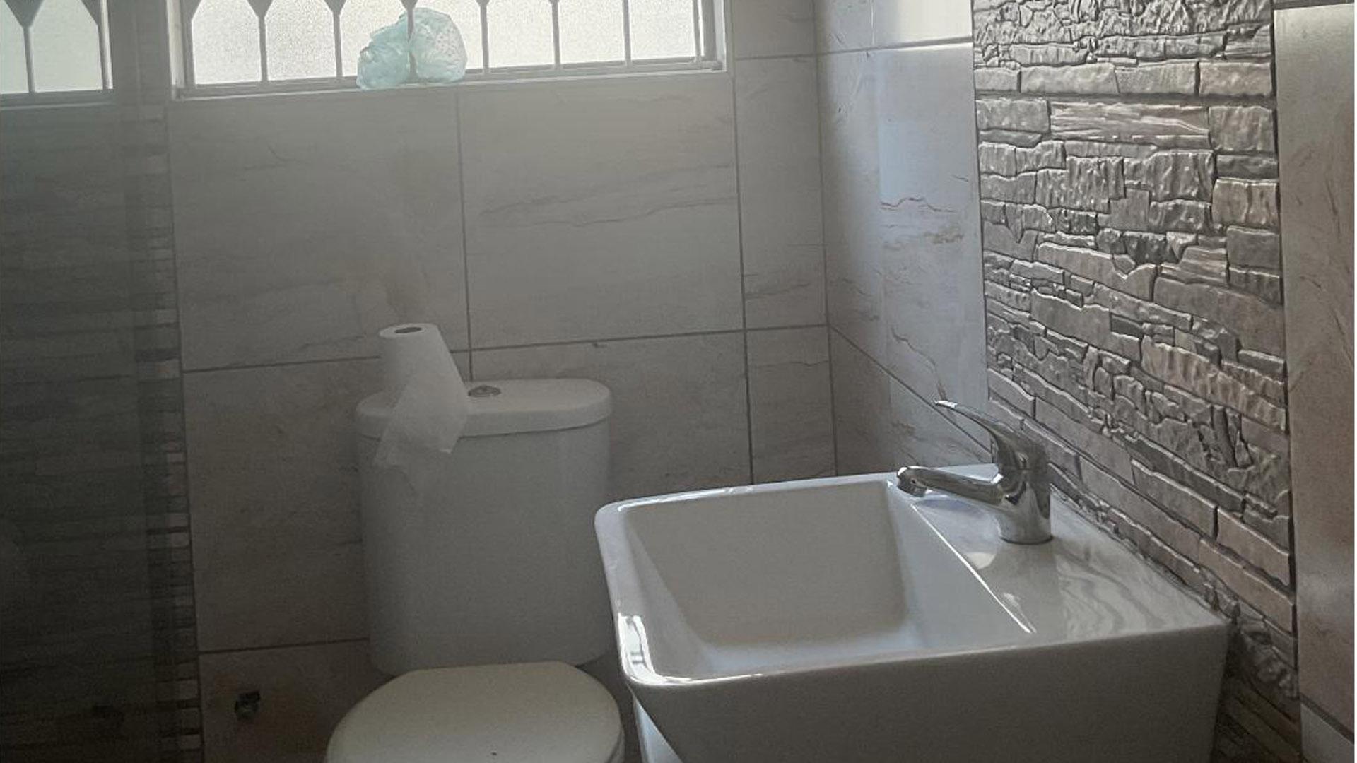 Bathroom 2 of property in Riverlea - JHB