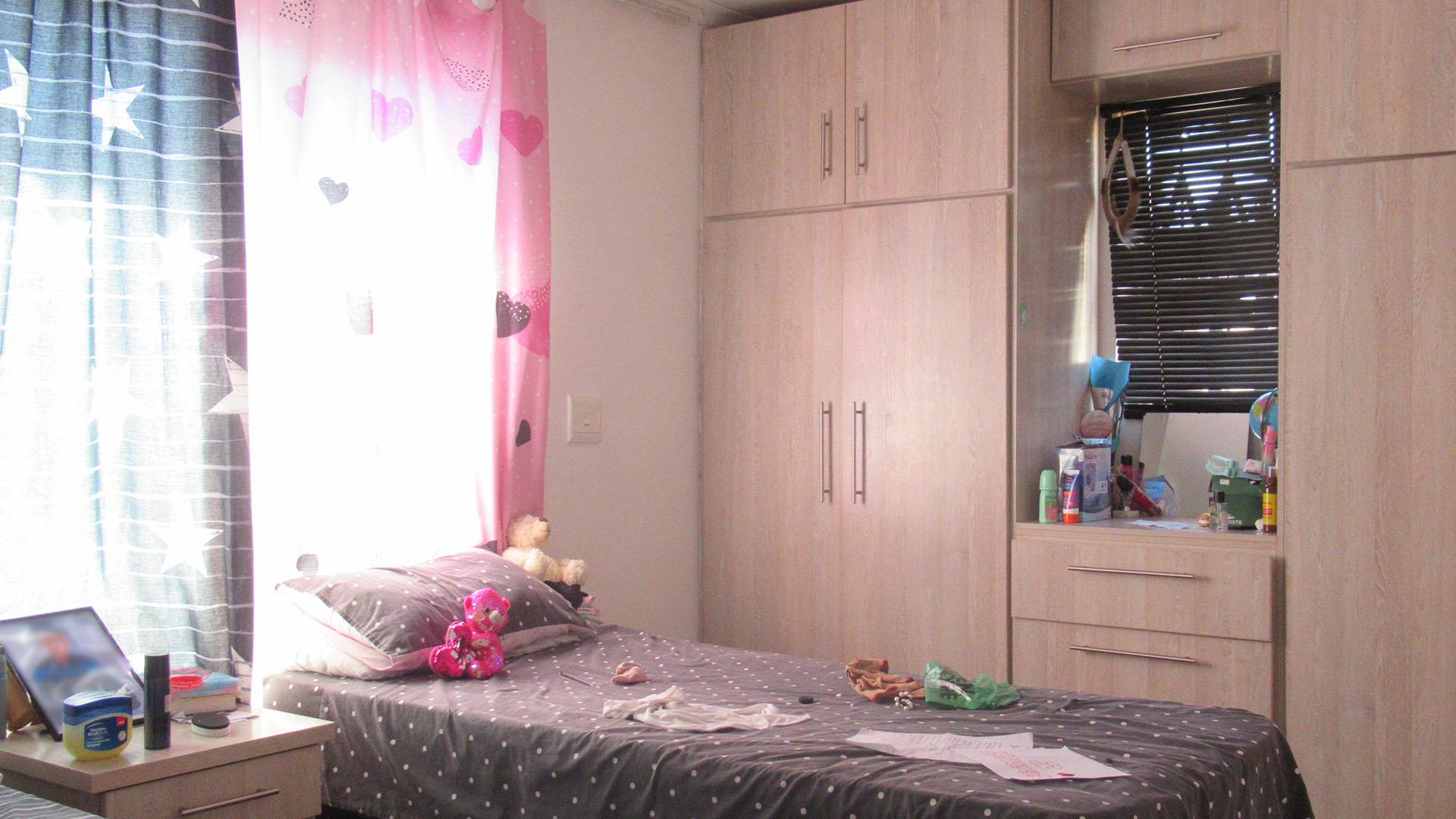 Bed Room 1 - 11 square meters of property in Riverlea - JHB