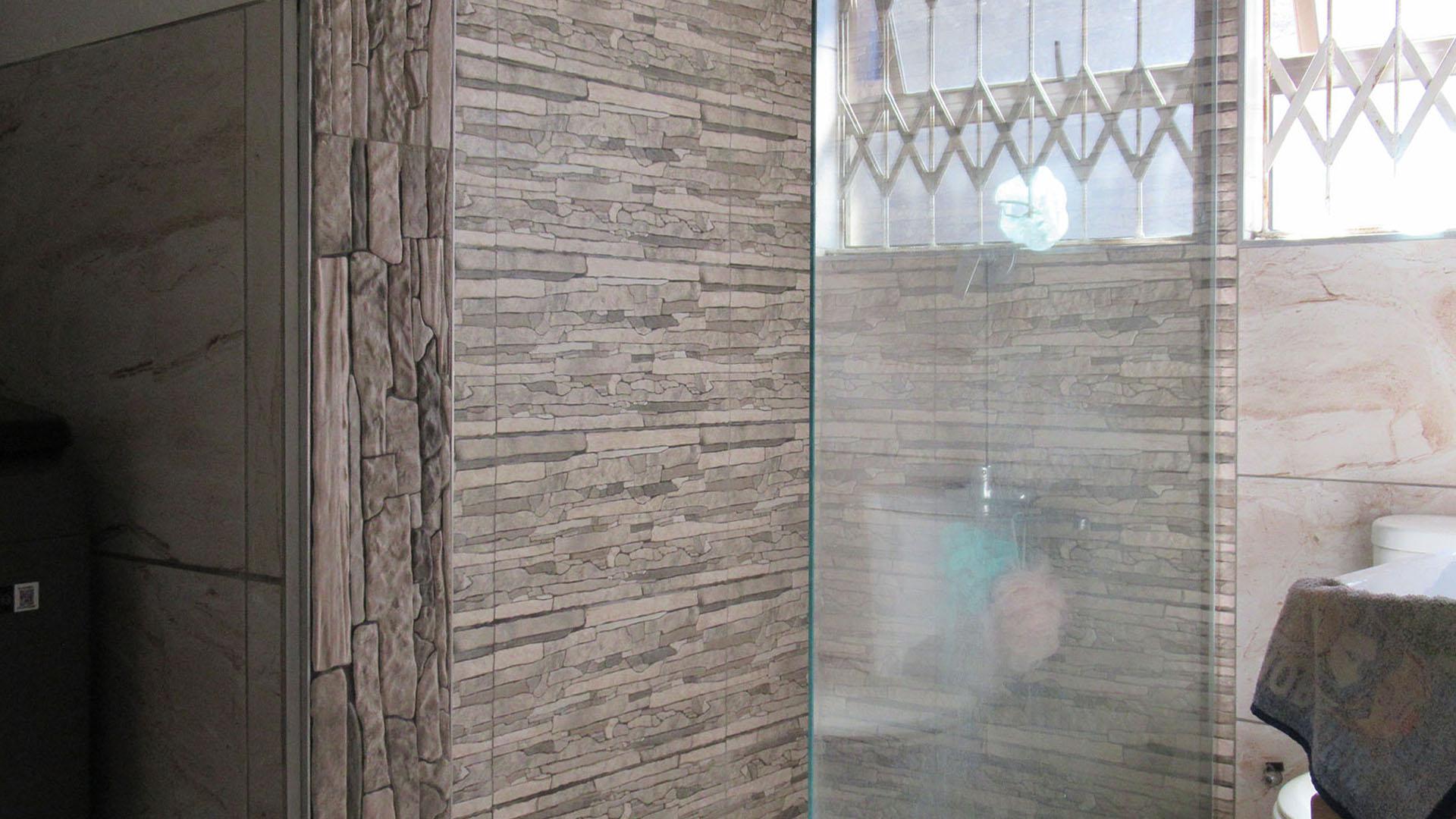 Bathroom 1 - 5 square meters of property in Riverlea - JHB