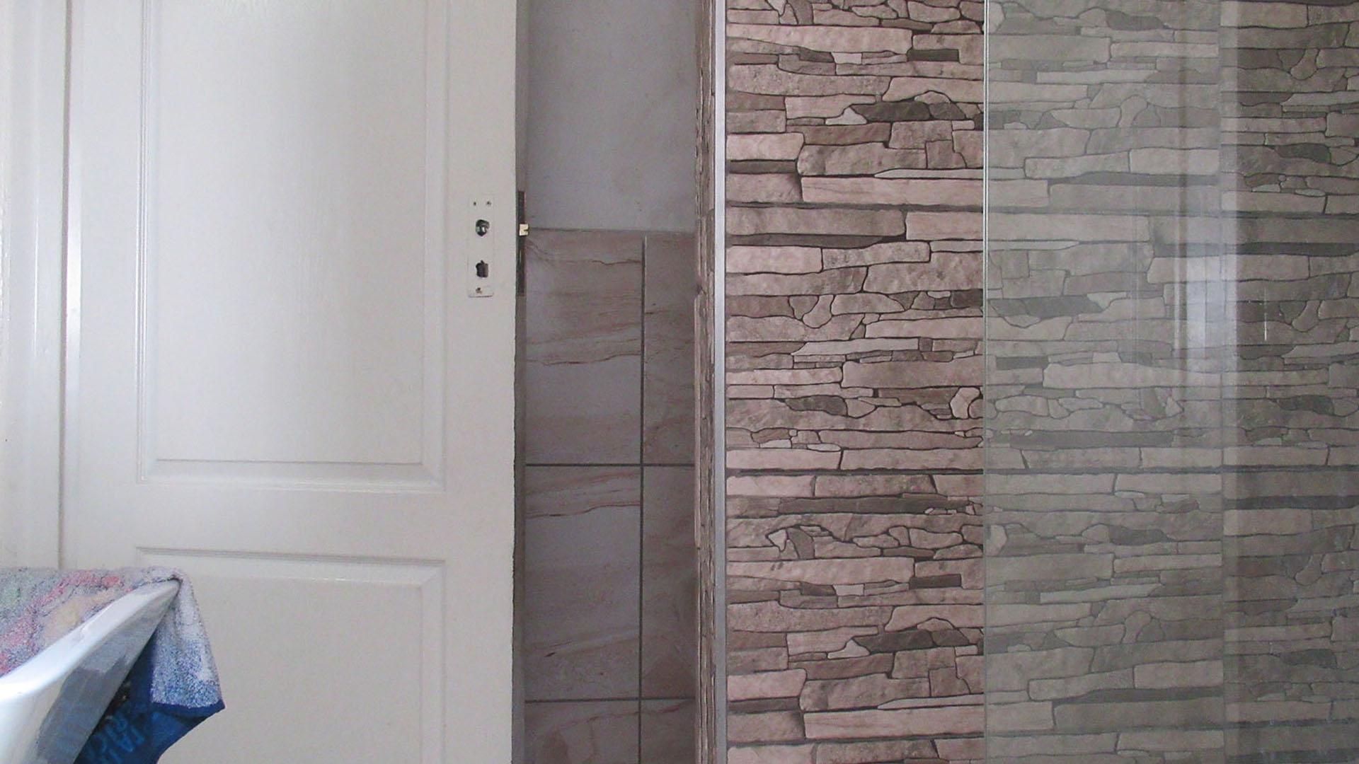 Bathroom 1 - 5 square meters of property in Riverlea - JHB