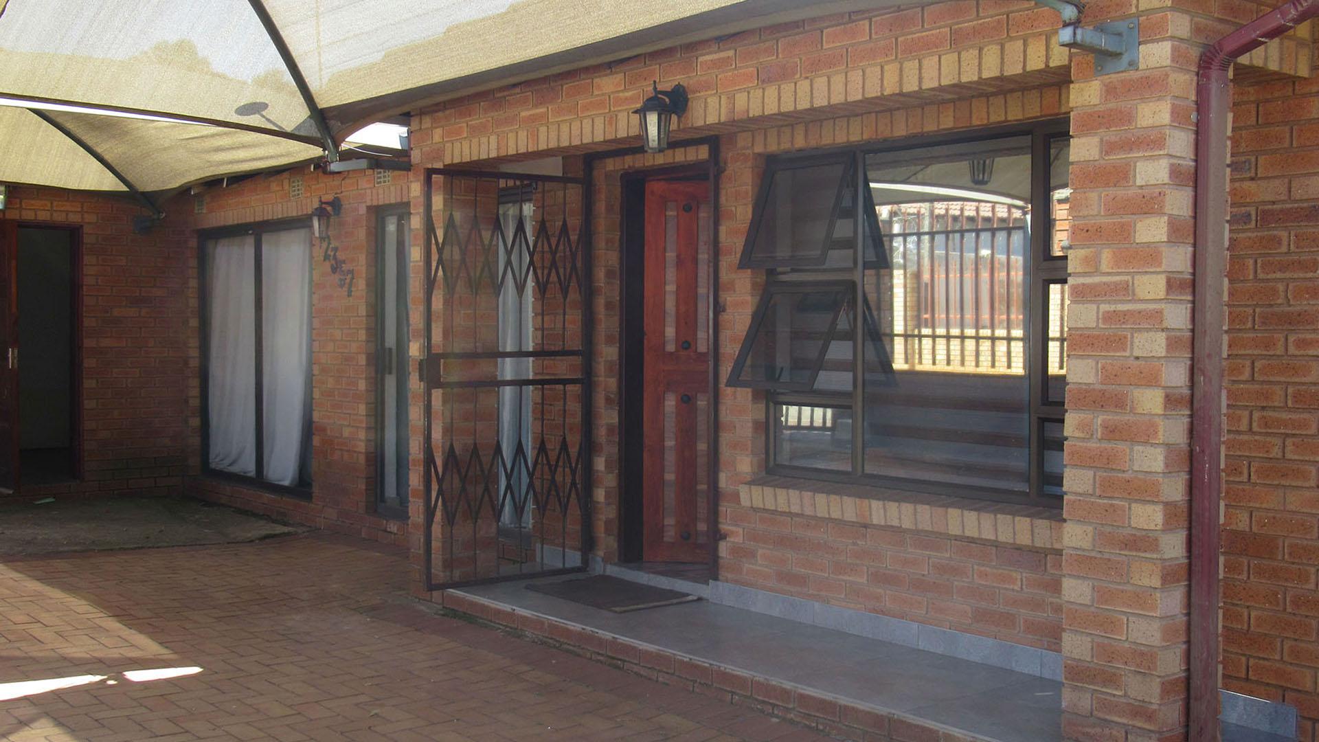 Spaces - 36 square meters of property in Riverlea - JHB