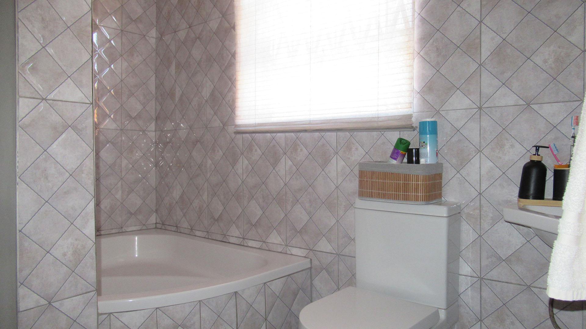 Bed Room 2 - 18 square meters of property in Riverlea - JHB